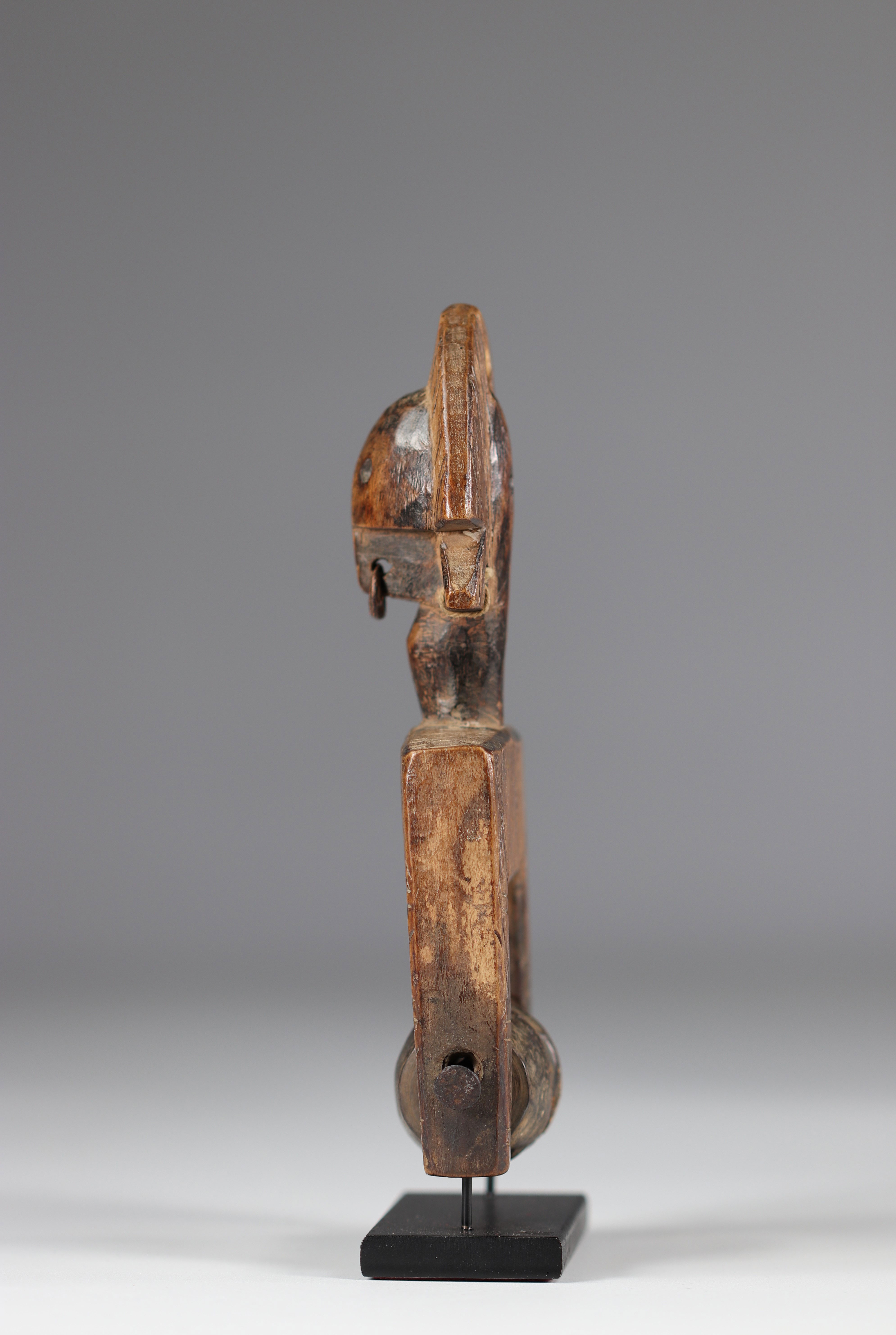 Bamana Ivory Coast mid 20th century pulley - Image 4 of 5