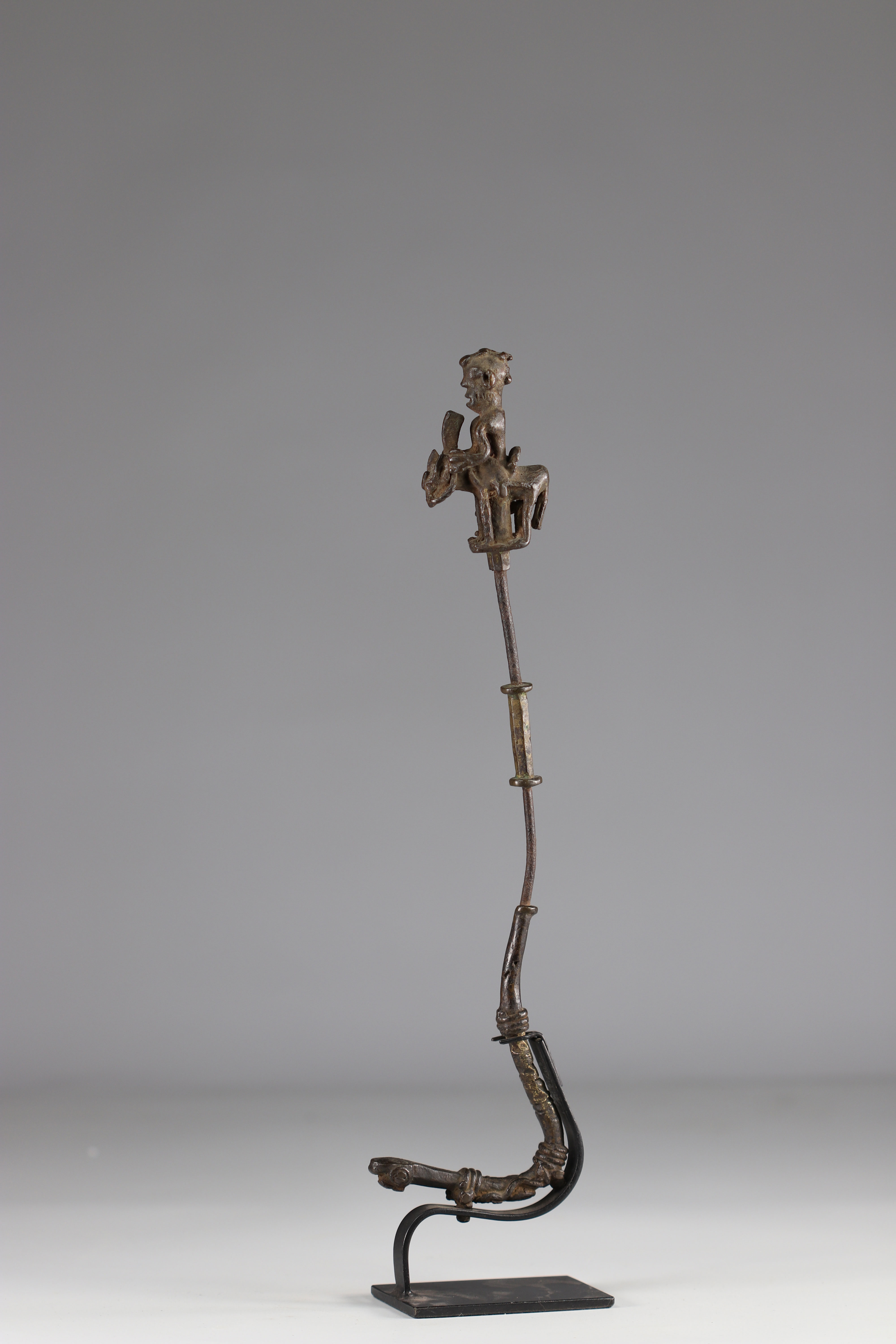 Rare Scepter of a Yoruba dignitary representing a rider - beautiful patina - Prov: JP. Jernander- Ni - Image 2 of 2