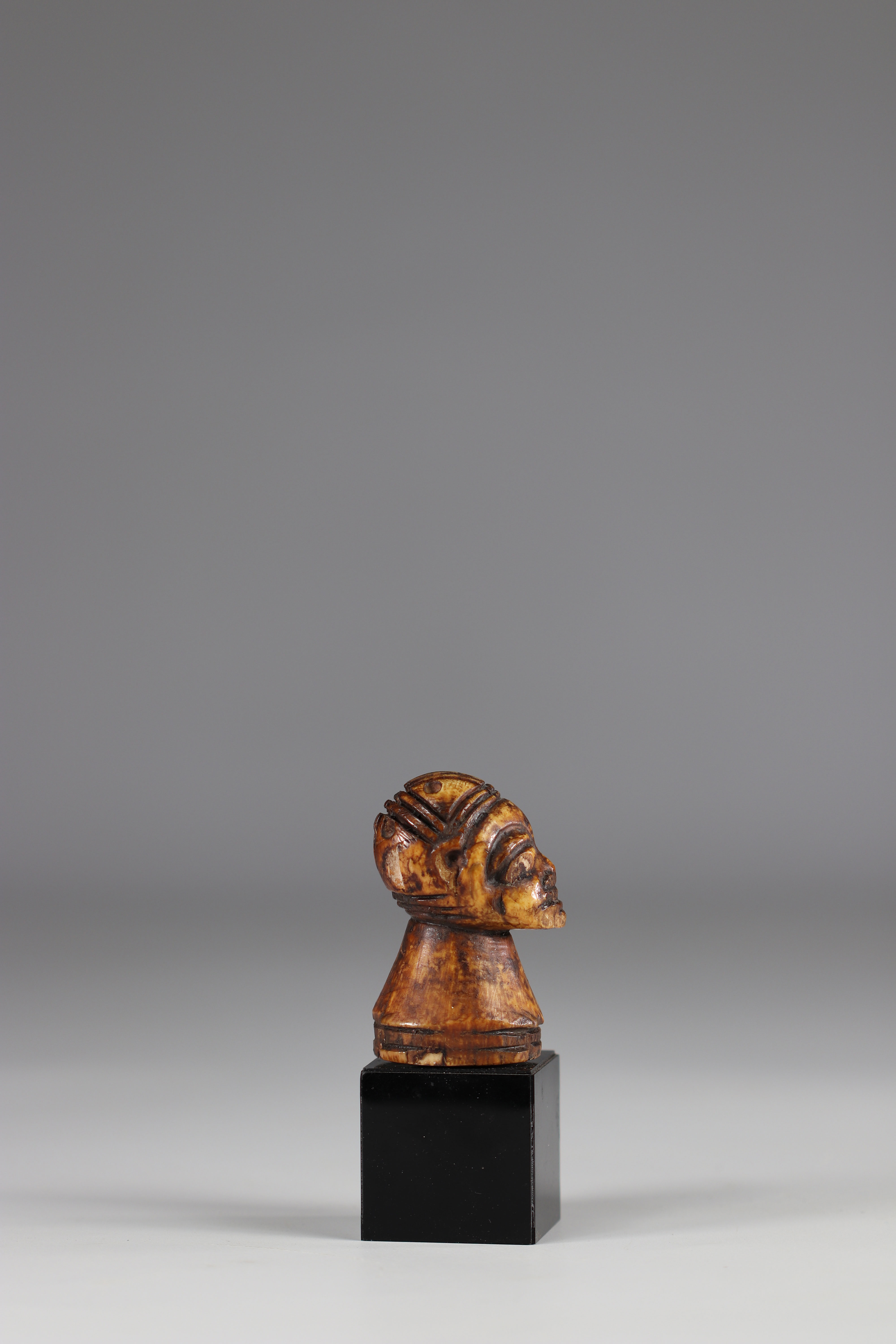 Small Yoruba head - beautiful patina - early 20th century - Nigeria - Image 3 of 4