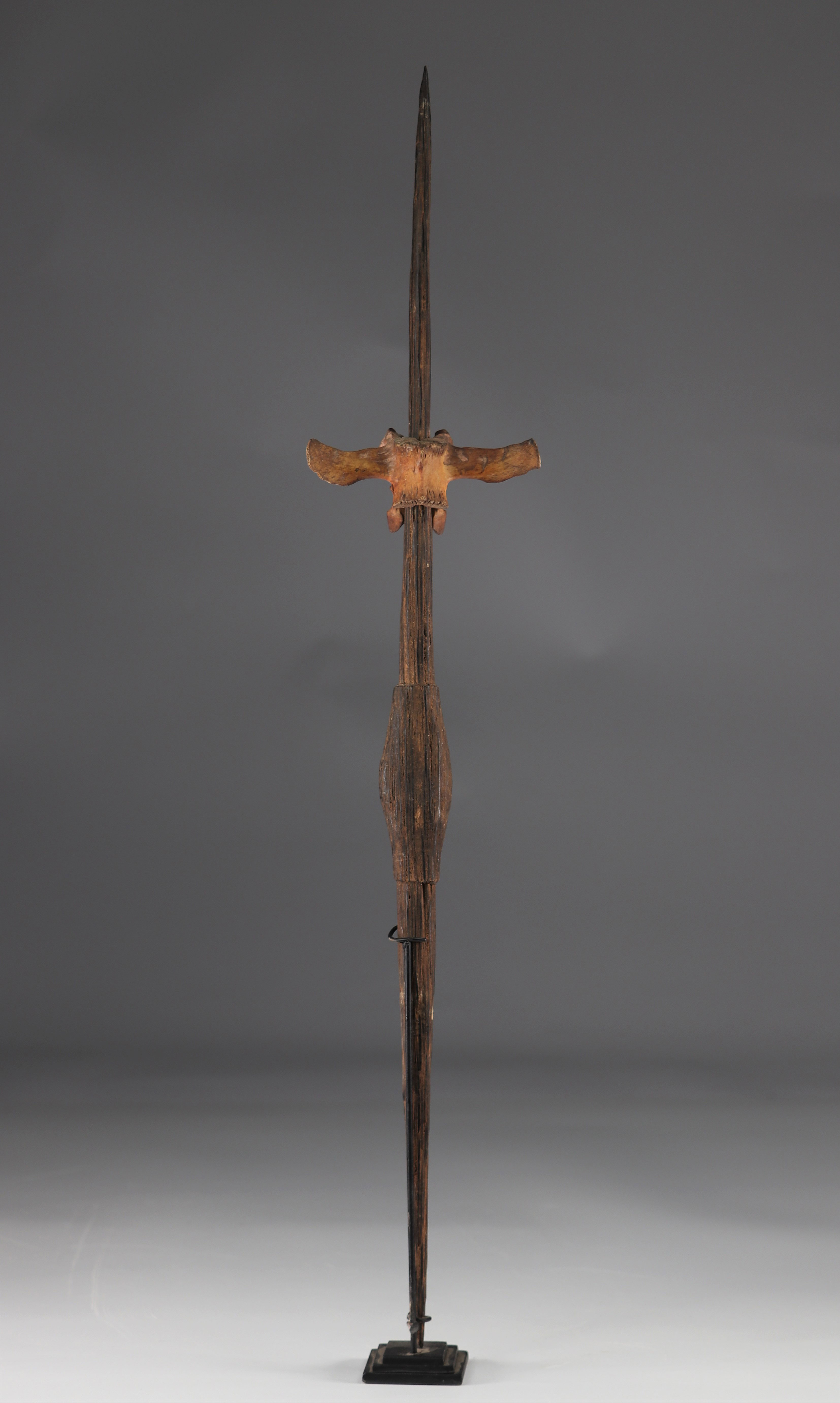Sepik ritual object wood and vertebra - Image 3 of 3