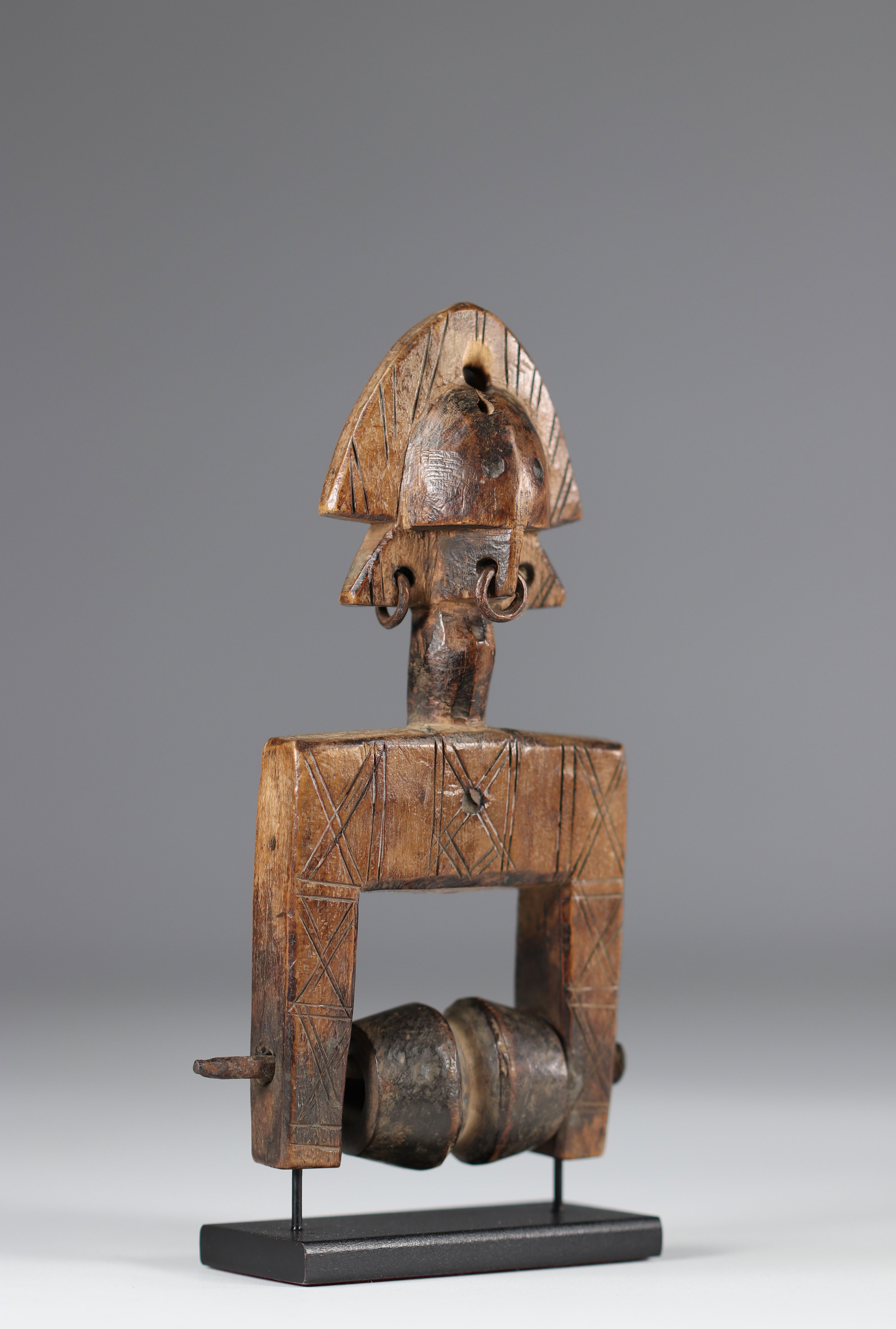 Bamana Ivory Coast mid 20th century pulley - Image 2 of 5