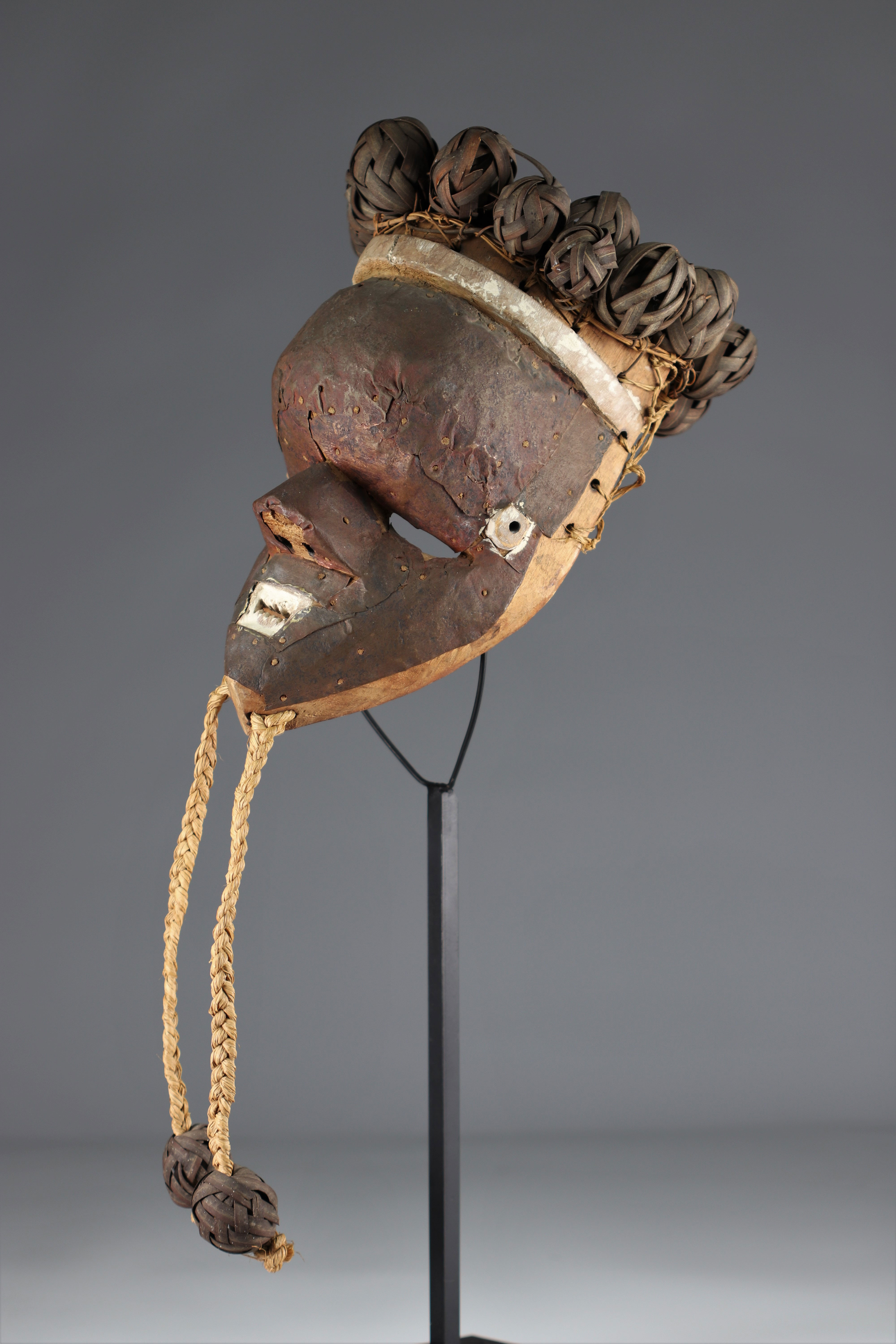 Salampasu copper mask, colonial collection - Image 2 of 6