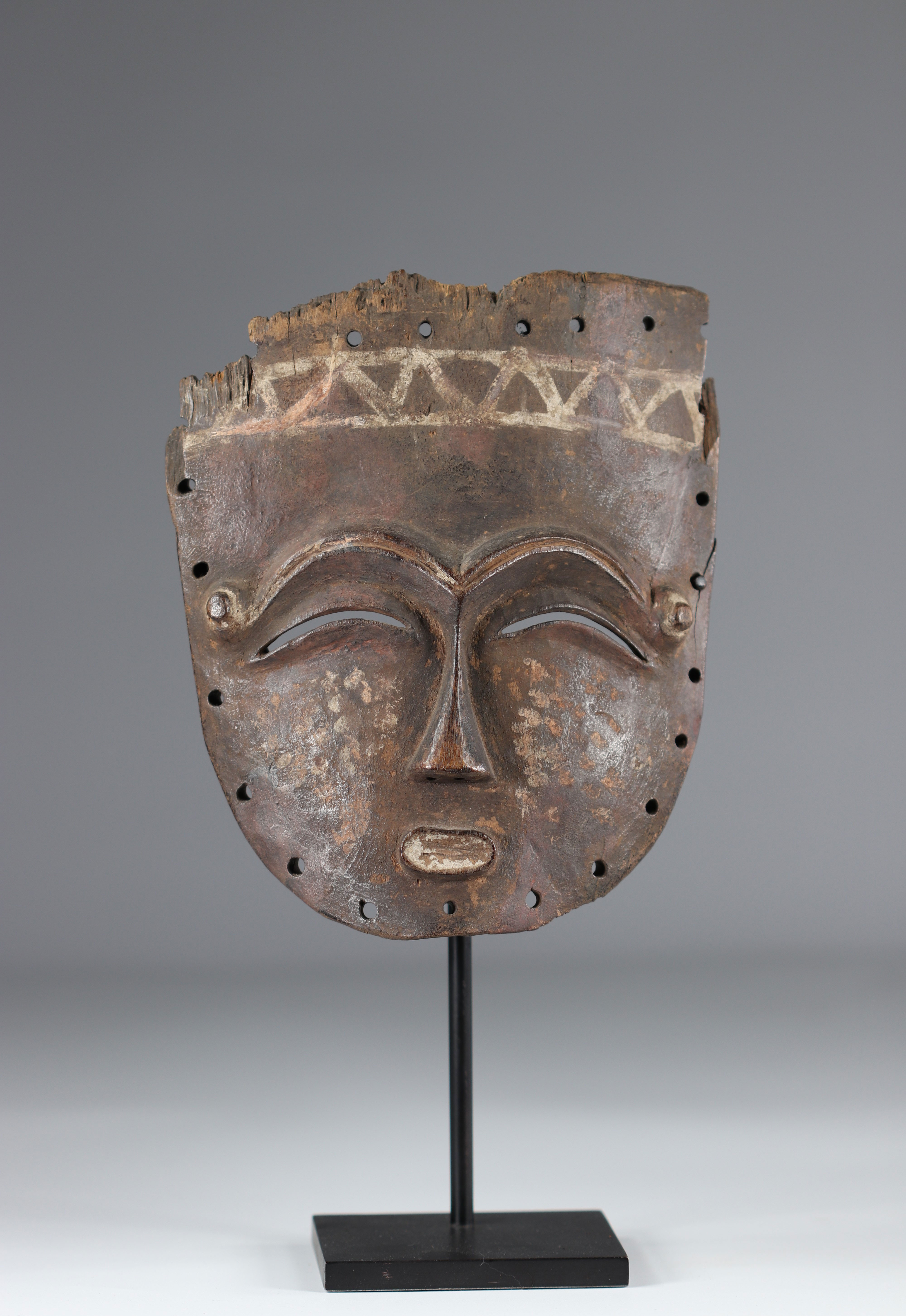 Rare and very old Lele mask - DRC, traces of use, natural pigments from the early 20th century