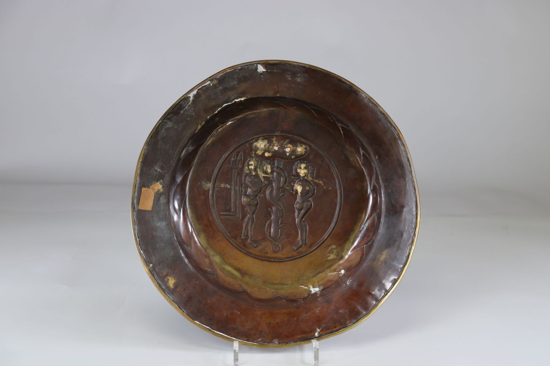 Offering dish decorated with Adam and Eve 17th Region: Germany Period: 17th - Bild 2 aus 2