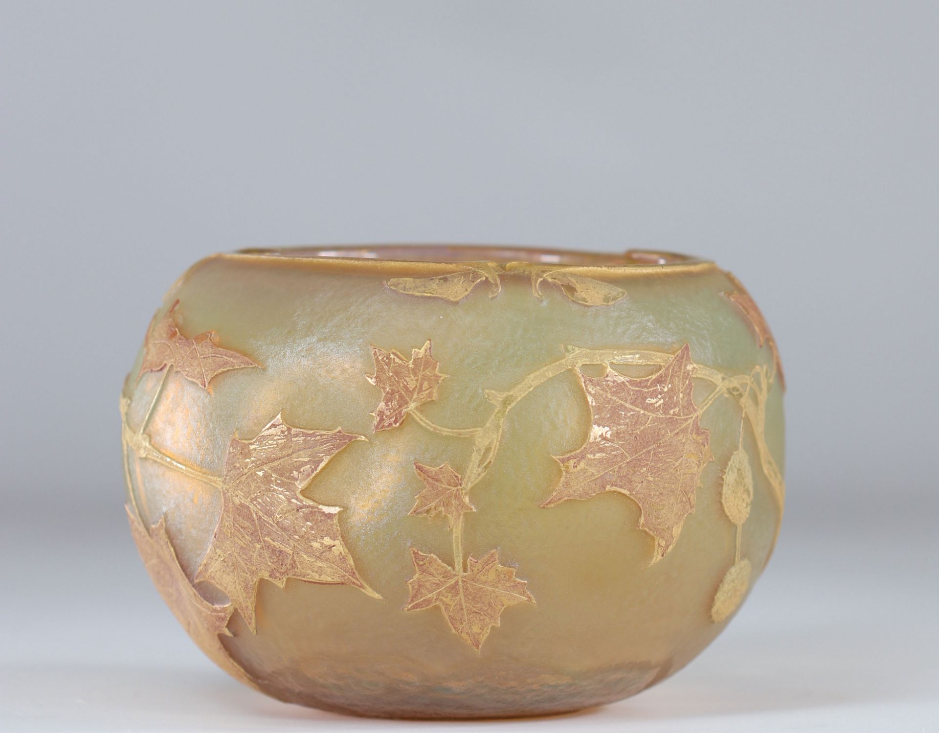 Daum Nancy vase cleared with acid "with chestnuts" - Image 2 of 6