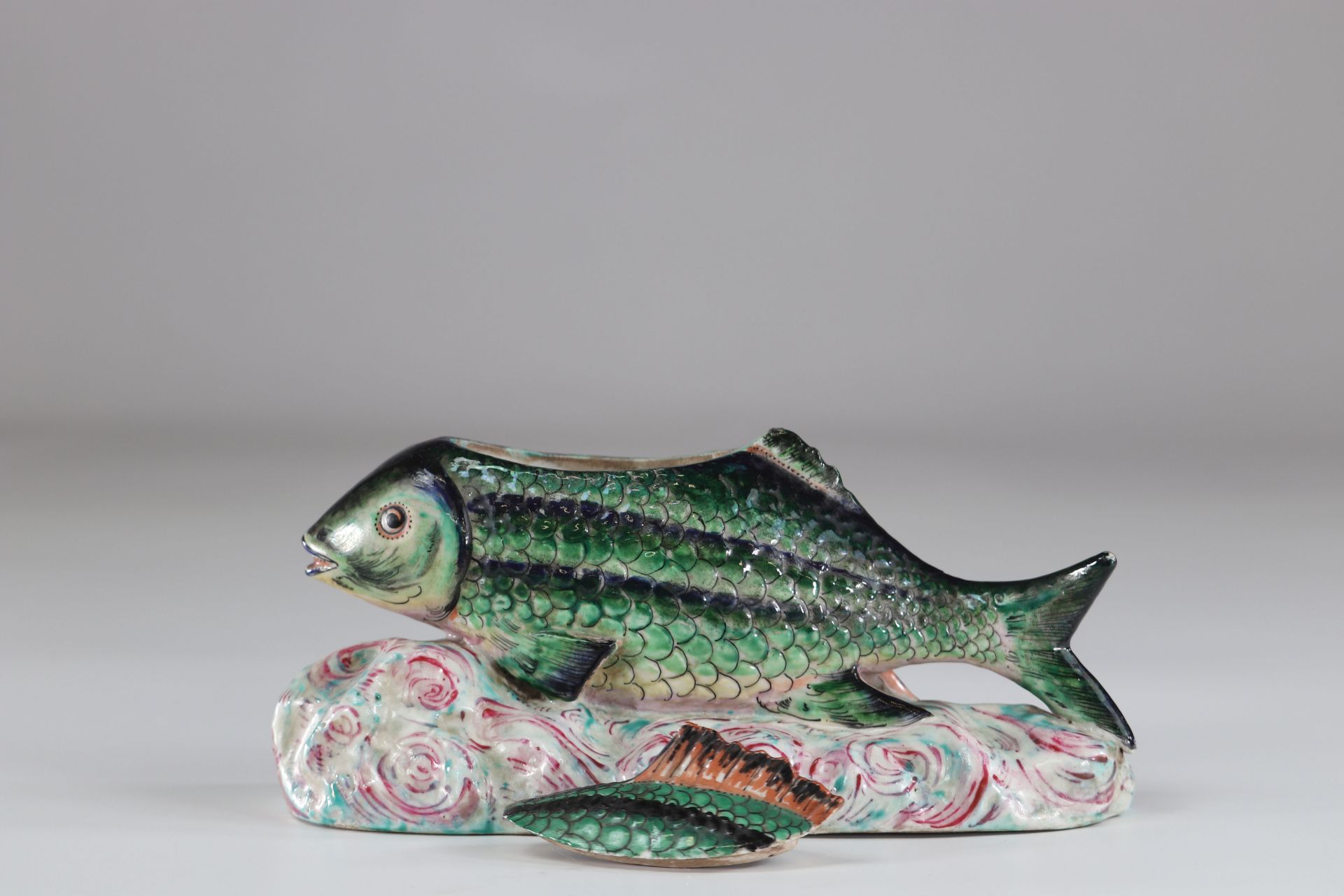 China terrine in the shape of a famille rose fish - Image 2 of 4