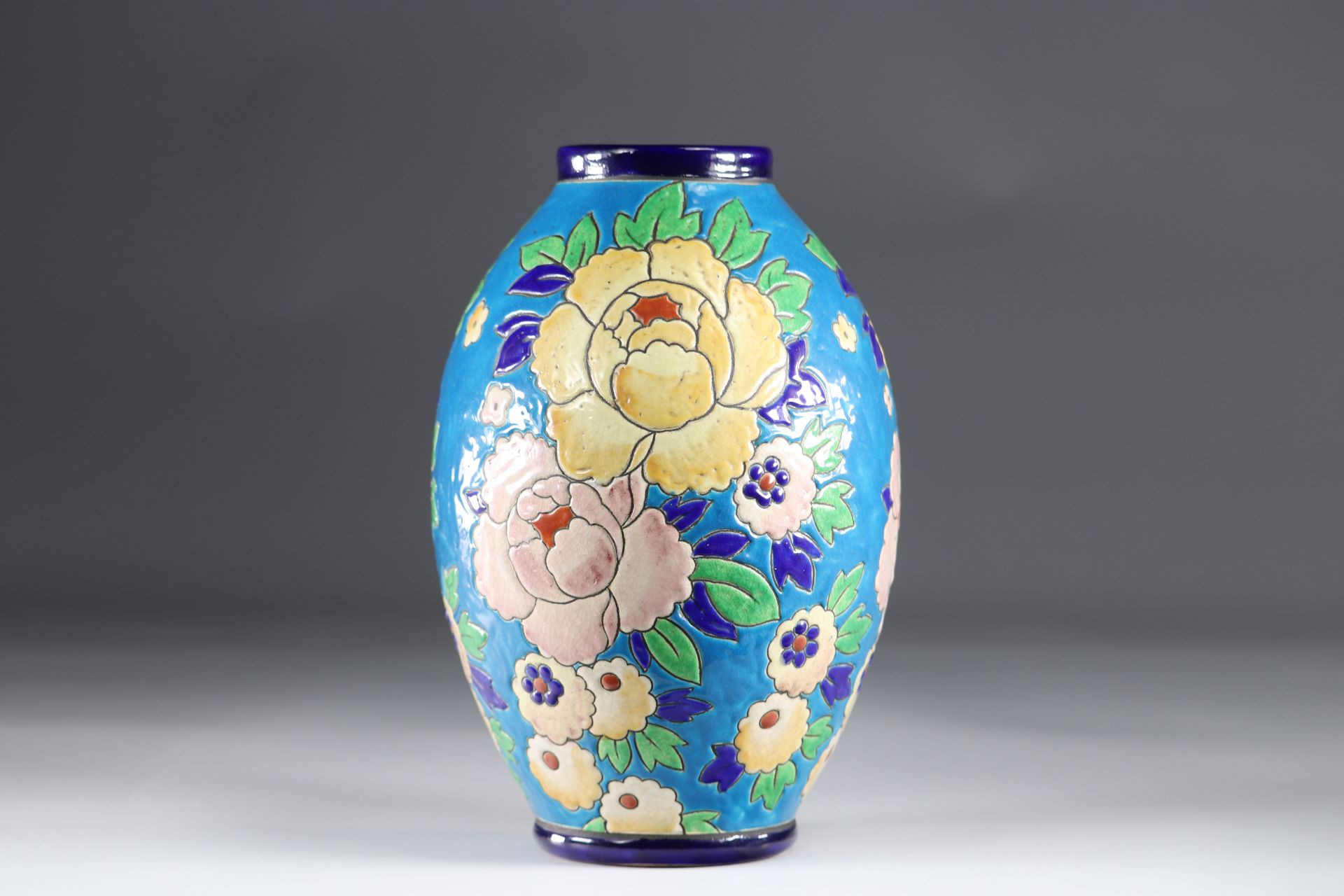 Keramis vase Ar deco floral decoration