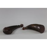 Powder pear set of 2 in engraved horns