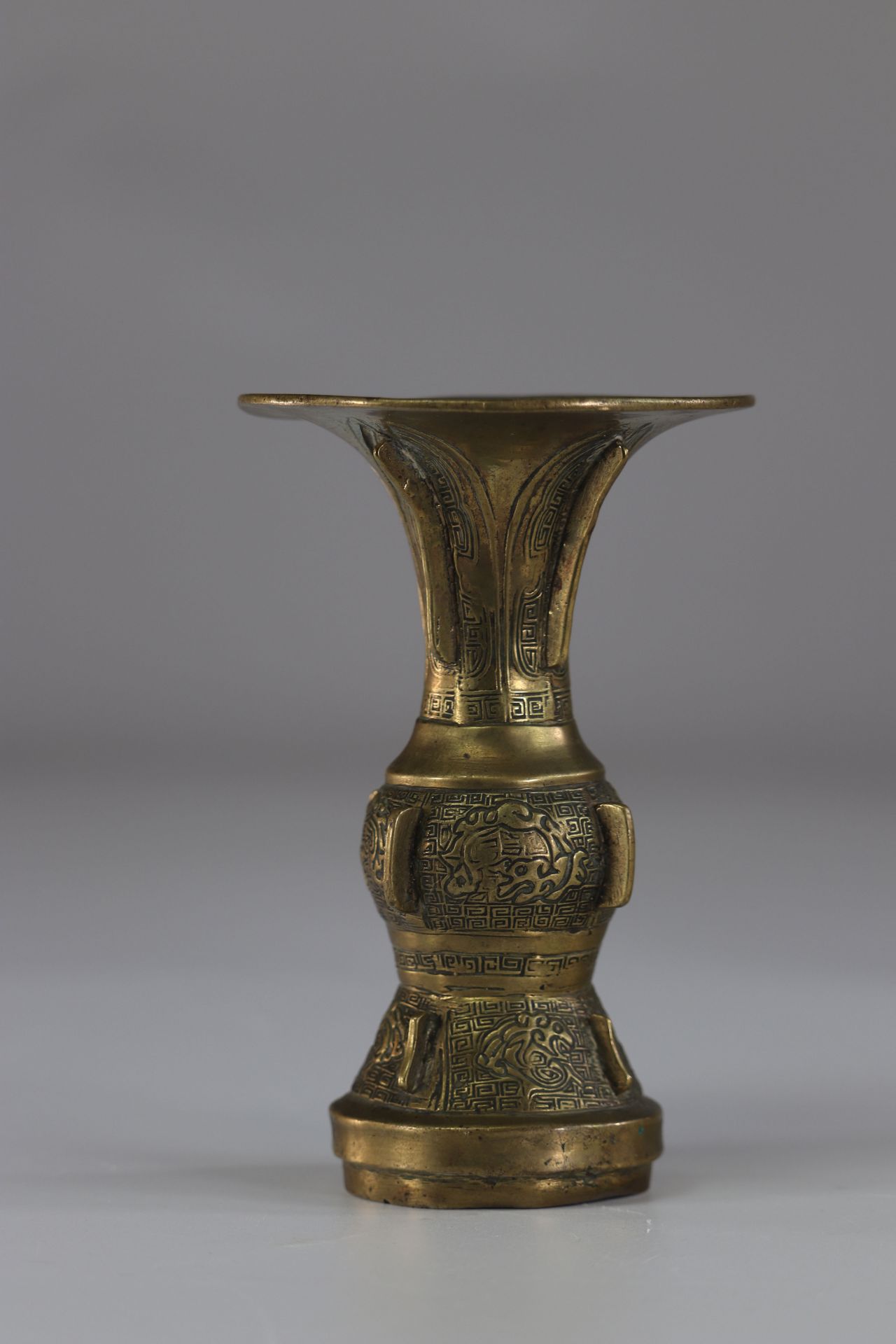 China archaic bronze vase - Image 2 of 3