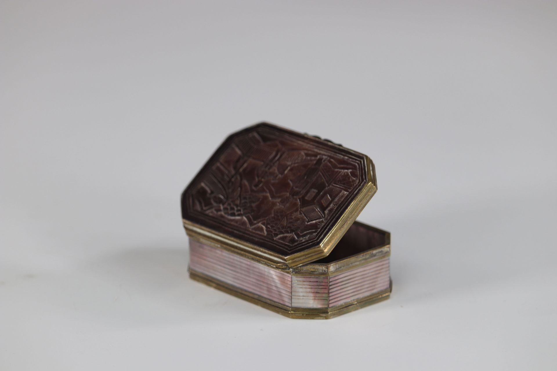 Asian decor snuff box from Canton China 19th - Image 3 of 3