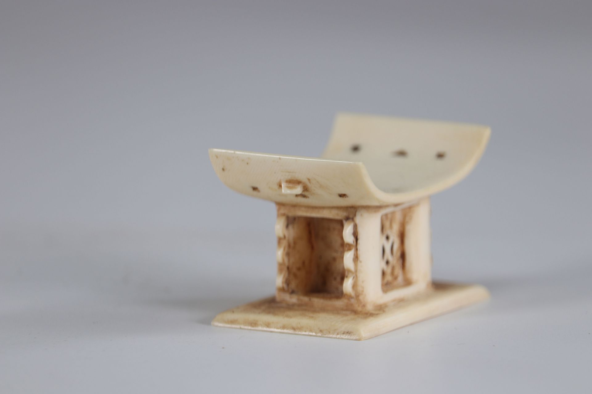 Miniature achanti chair early 20th century - Image 2 of 2