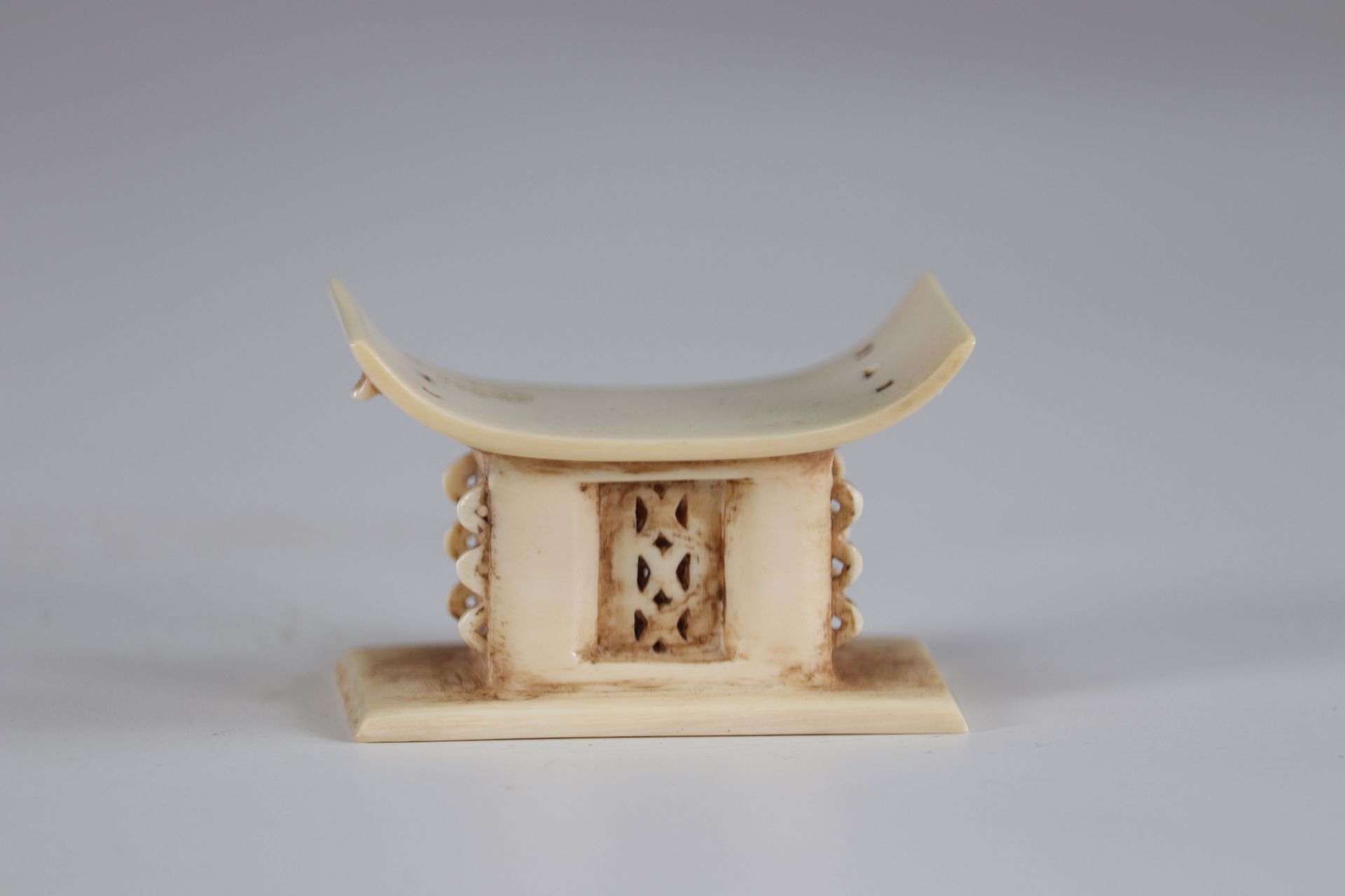 Miniature achanti chair early 20th century