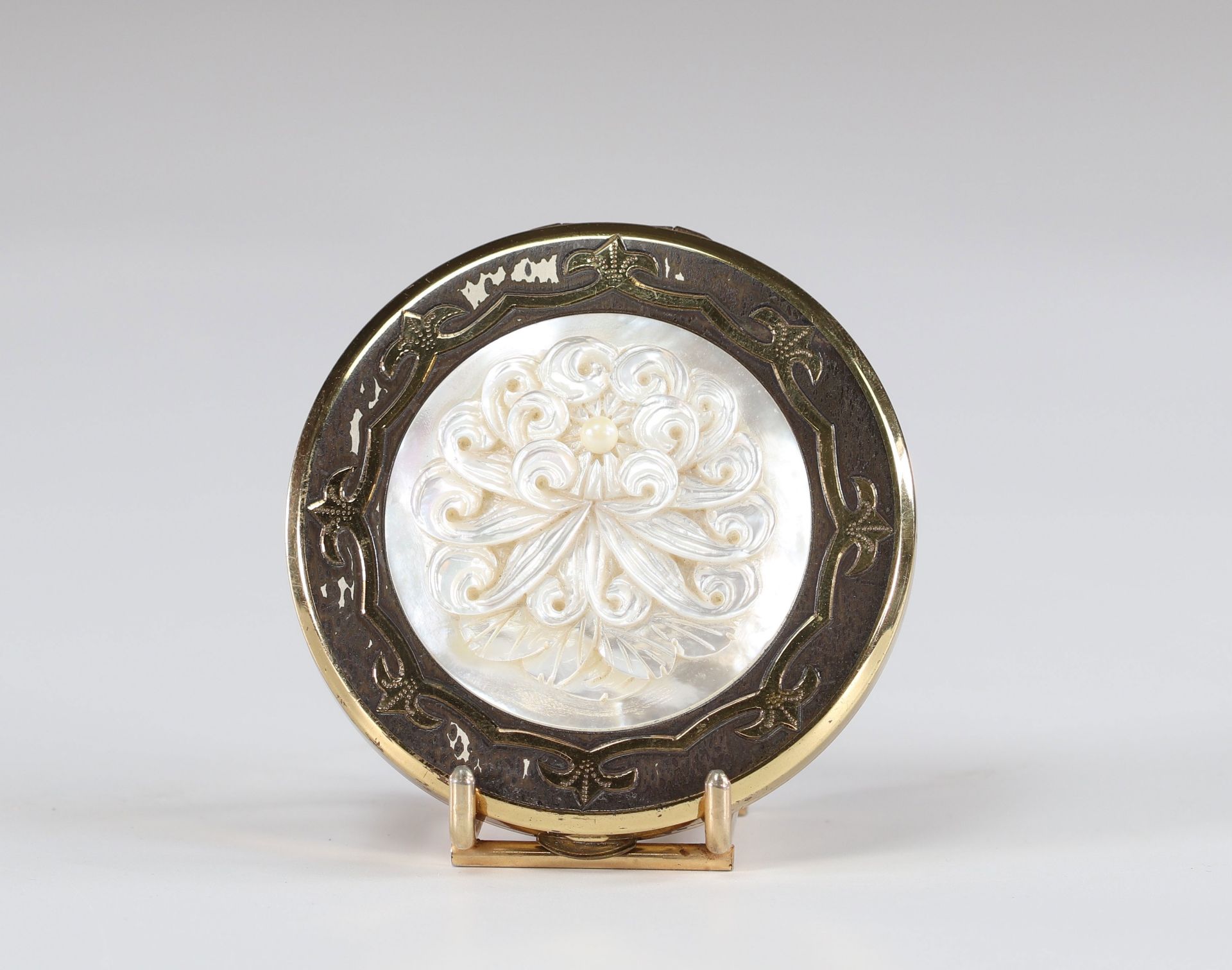 box decorated with carved mother-of-pearl and a pearl