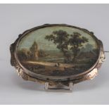 Brooch decorated with a beautiful 18th century painting