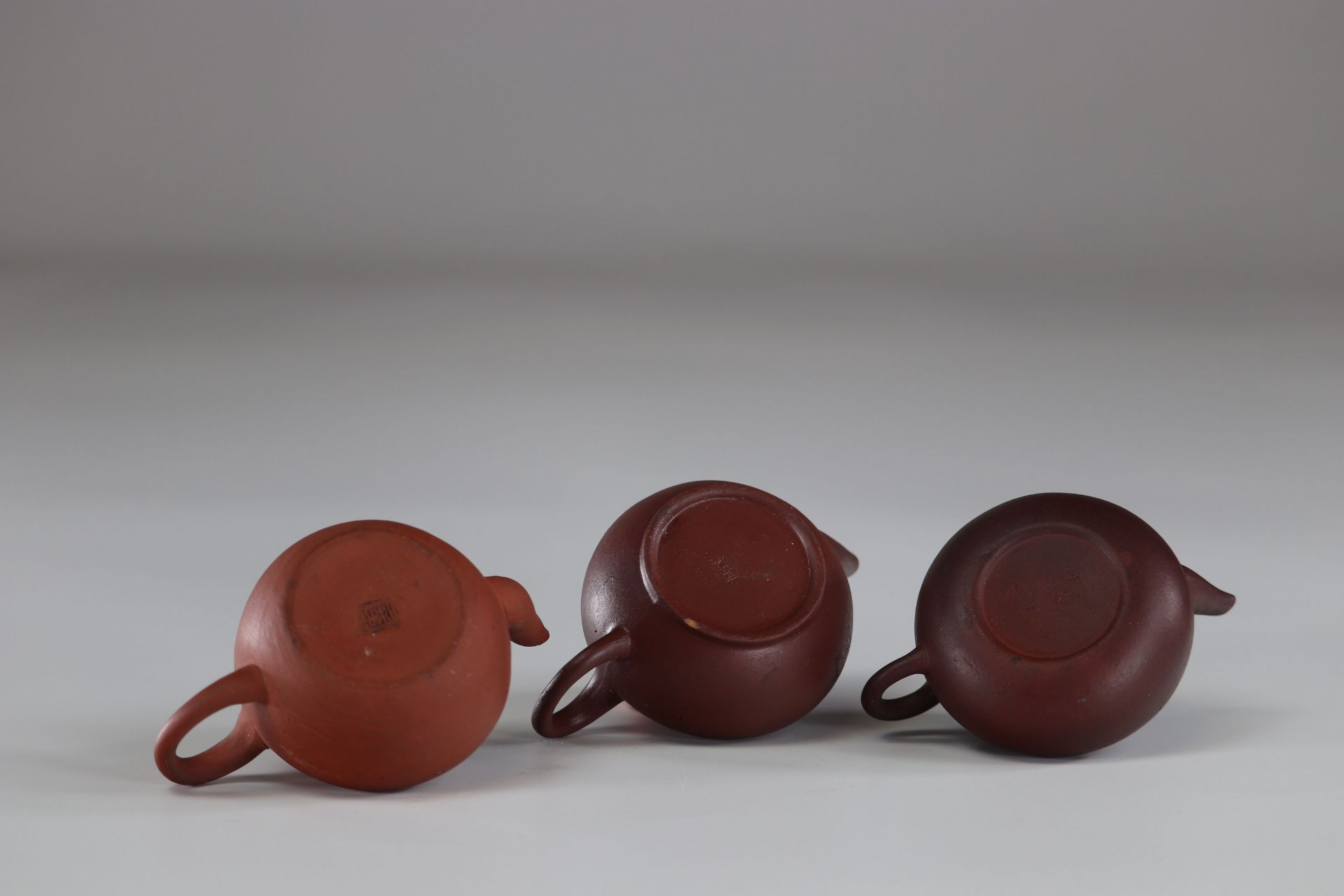 Chinese teapots (set of 3) In Terracotta Yixing marks under the pieces - Image 3 of 3
