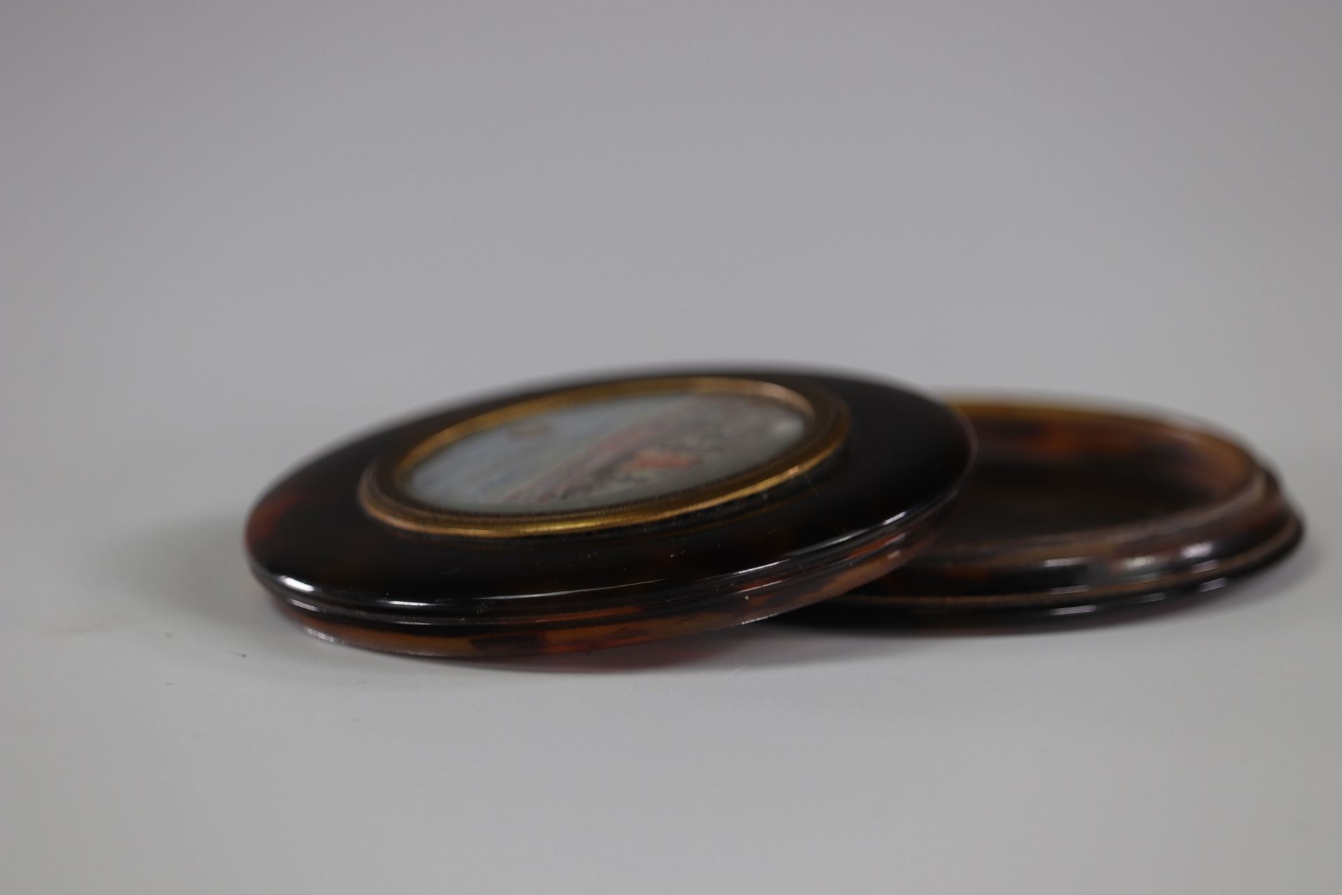 tortoiseshell box decorated with a 19th century hot-air balloon painting - Image 2 of 2