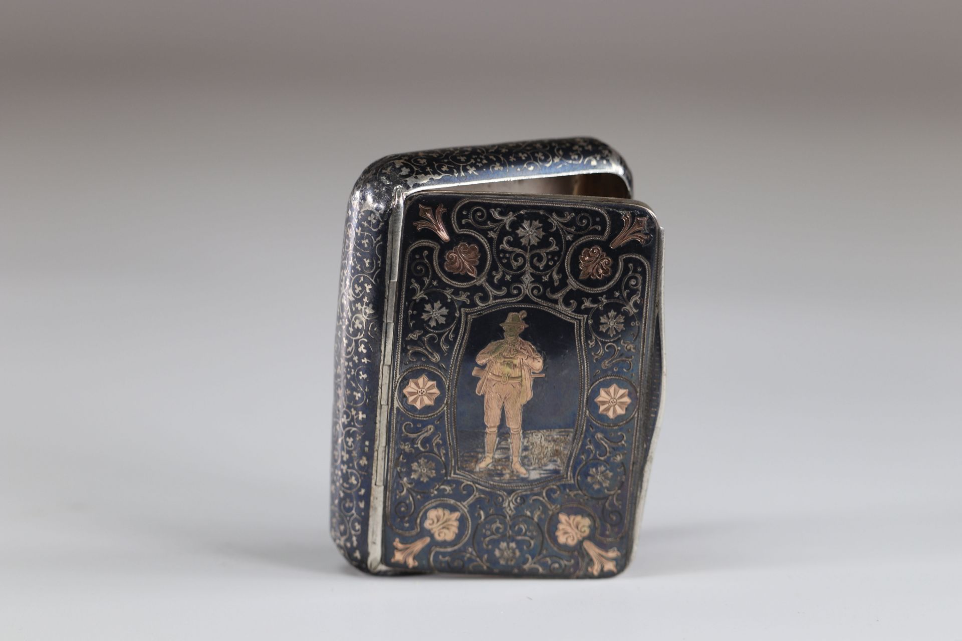 inlaid box decorated with a hunter