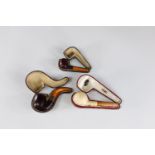 Set of 3 amber and foam pipes