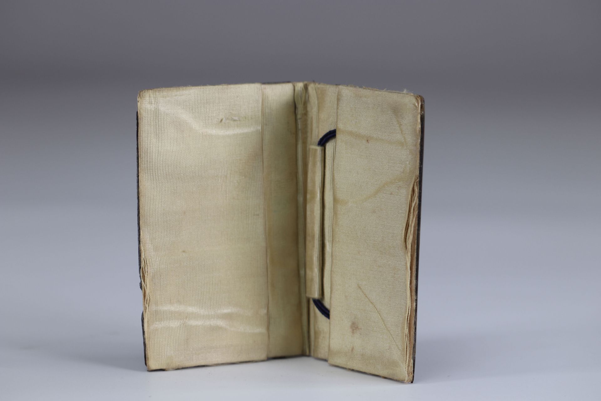 19th century tortoiseshell and silver ball notebook - Image 3 of 3