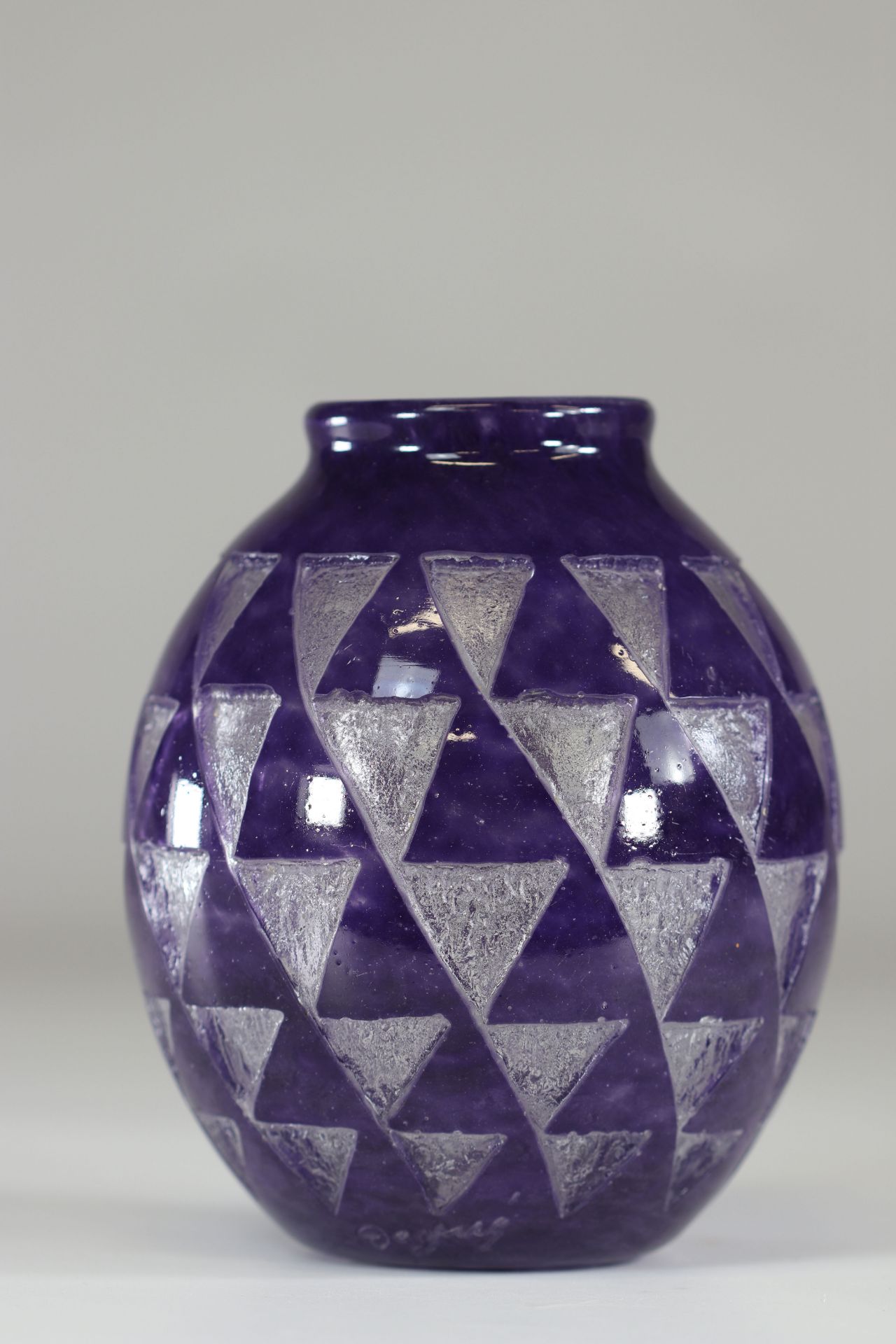 Degue Art Deco vase "geometric decoration"