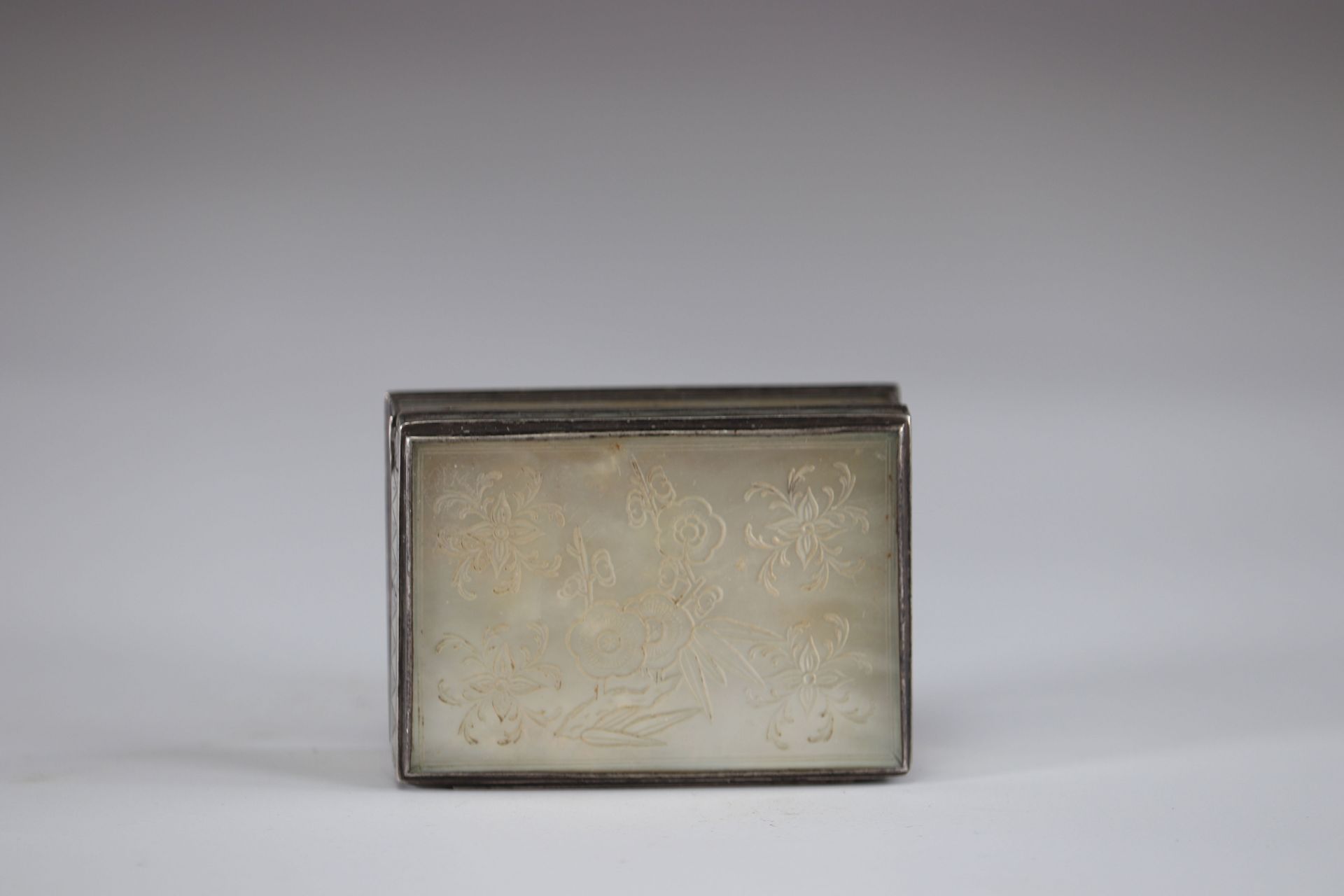 19th century mother-of-pearl box - Image 2 of 2