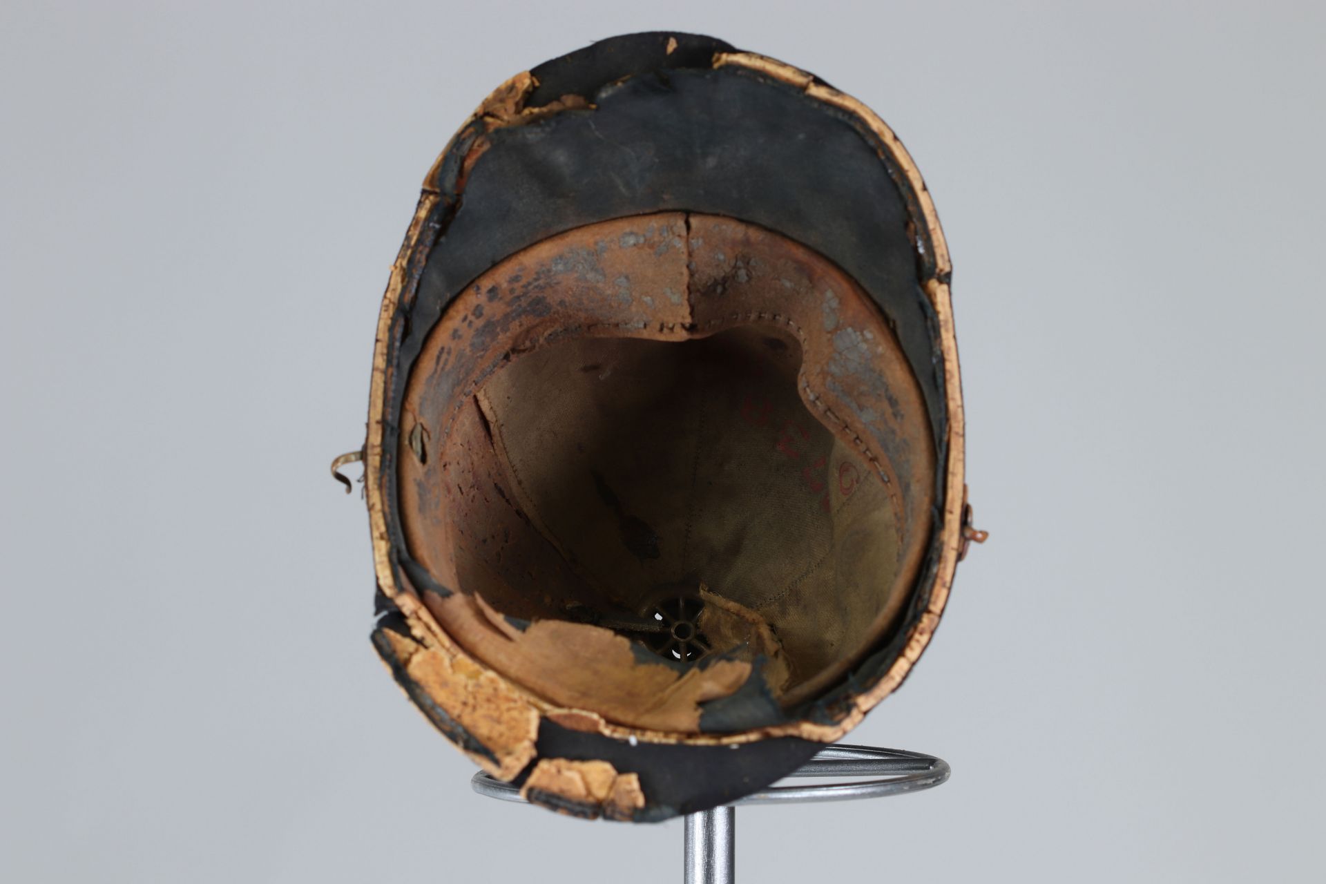 English police helmet late 19th - Image 5 of 5
