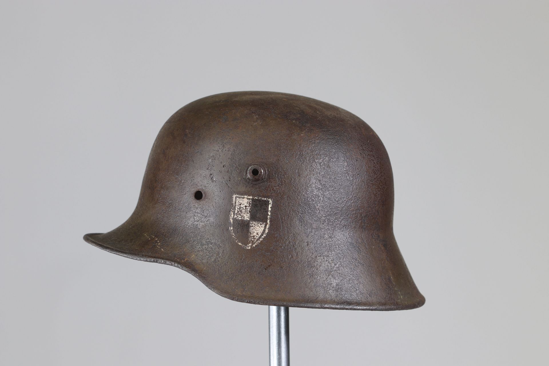 MOD 1918 helmet pan - Image 3 of 5