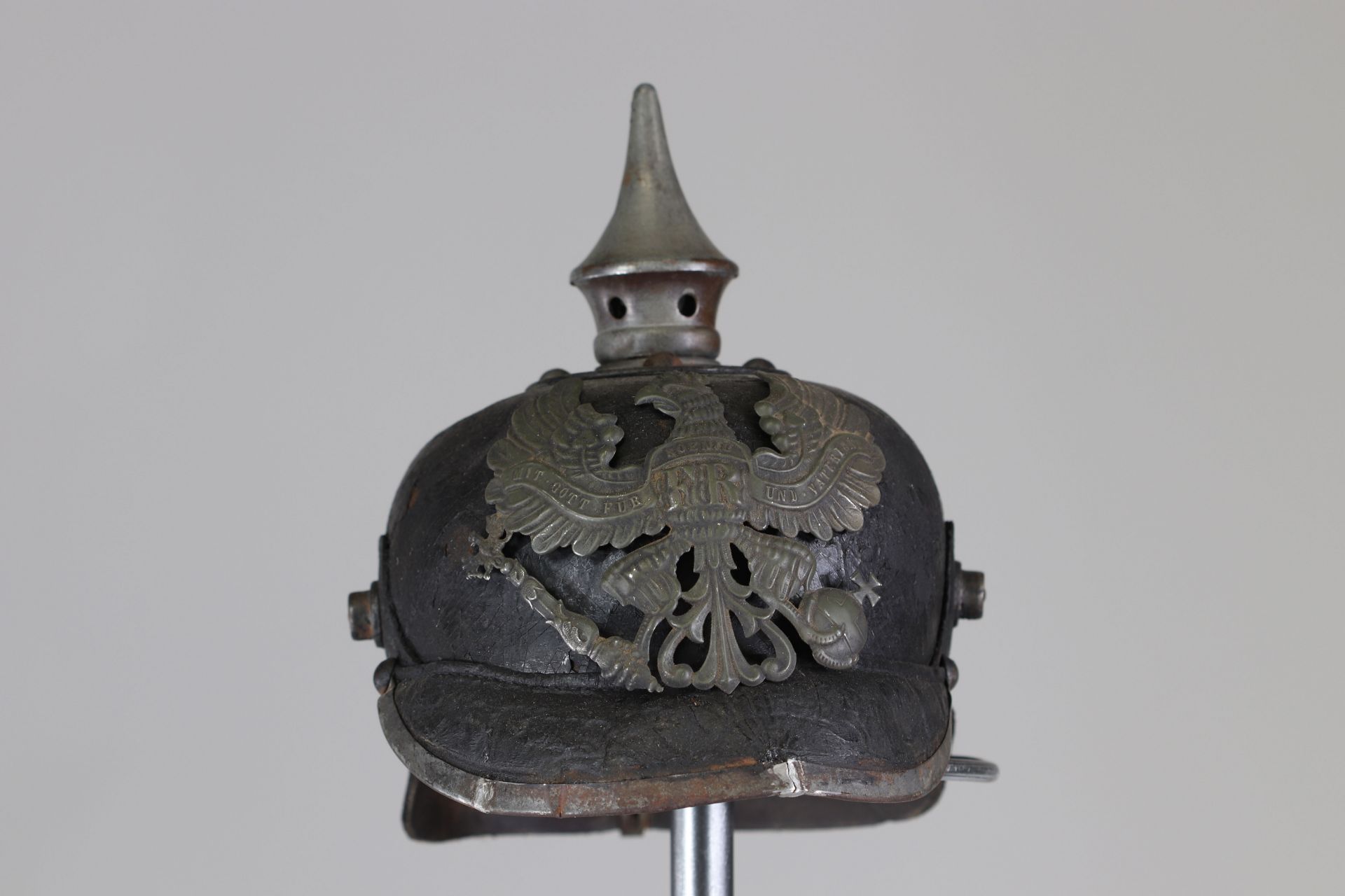 Small gray tip helmet model 1915