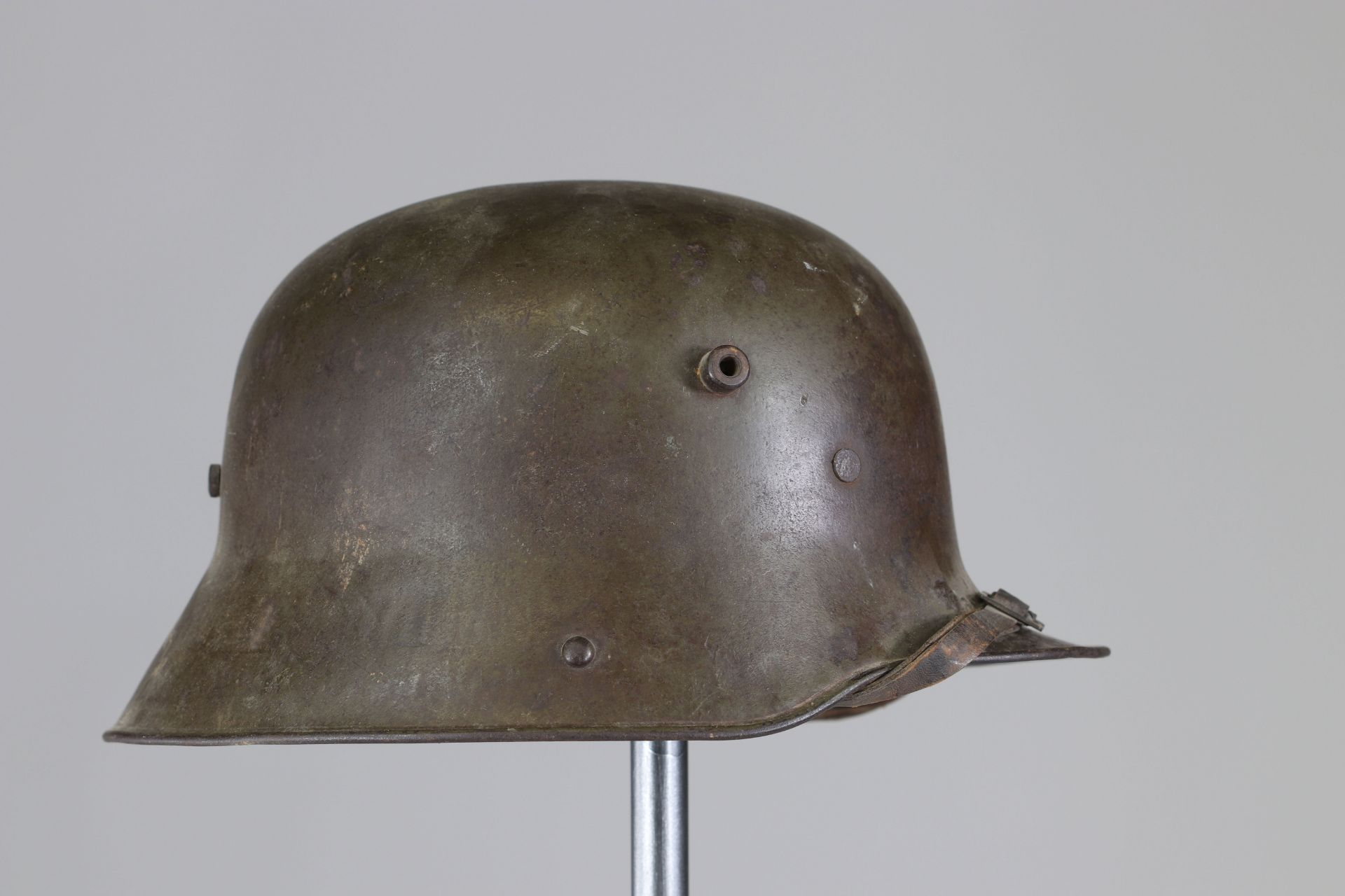 German WWII model 16 helmet - Image 2 of 5