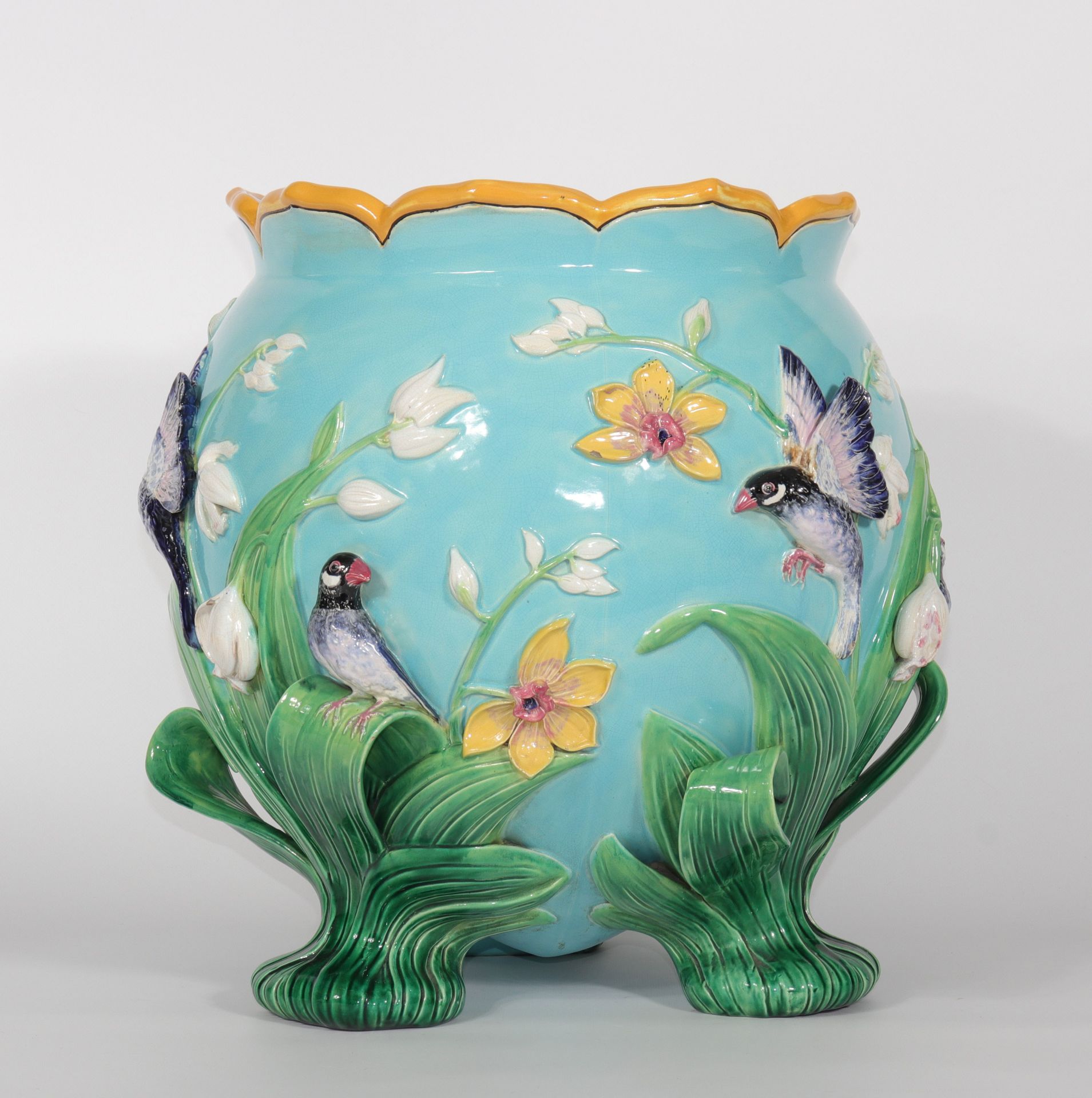 George Jones very large majolica planter decorated with birds and flowers - Image 2 of 6