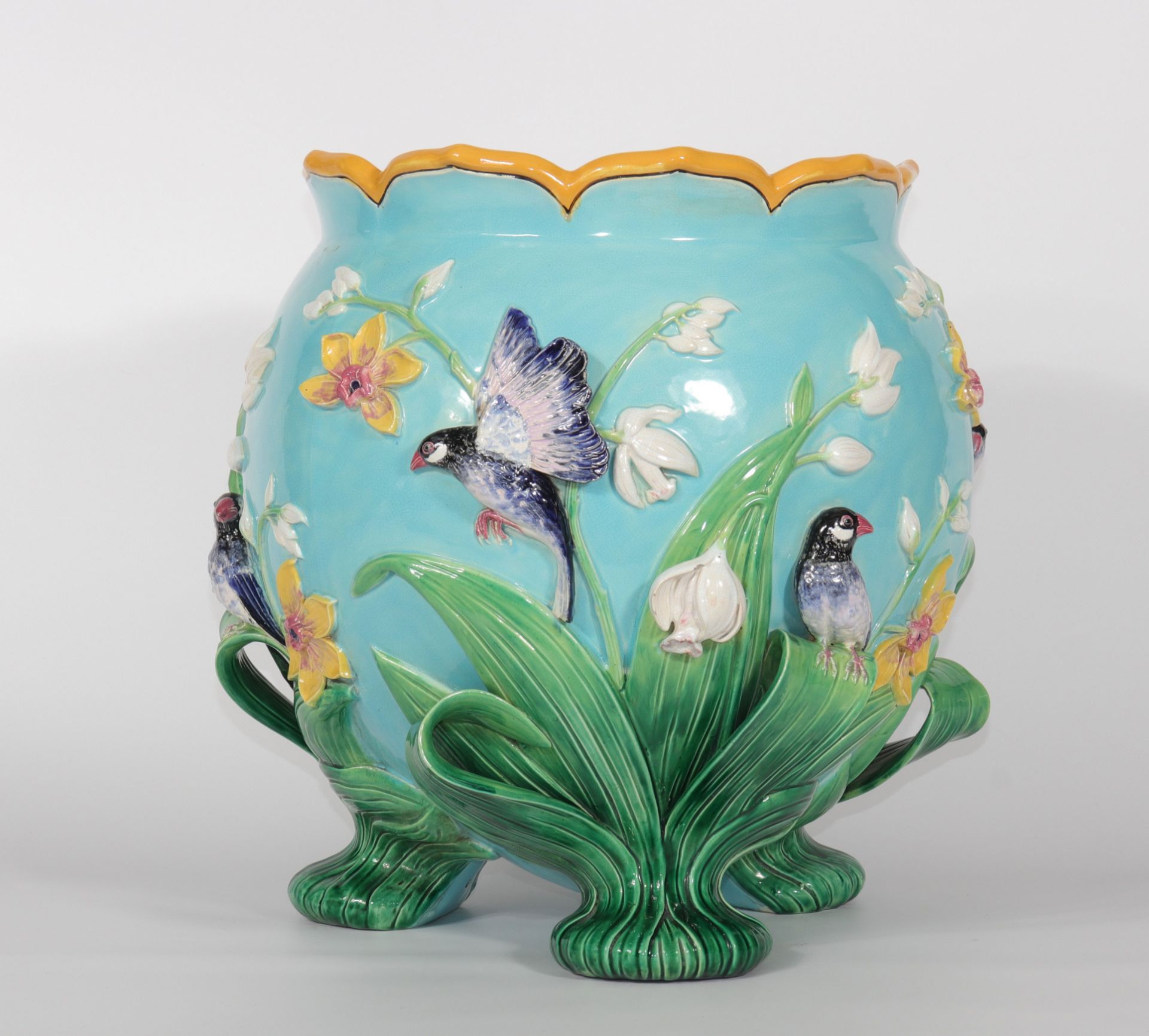 George Jones very large majolica planter decorated with birds and flowers - Image 3 of 6