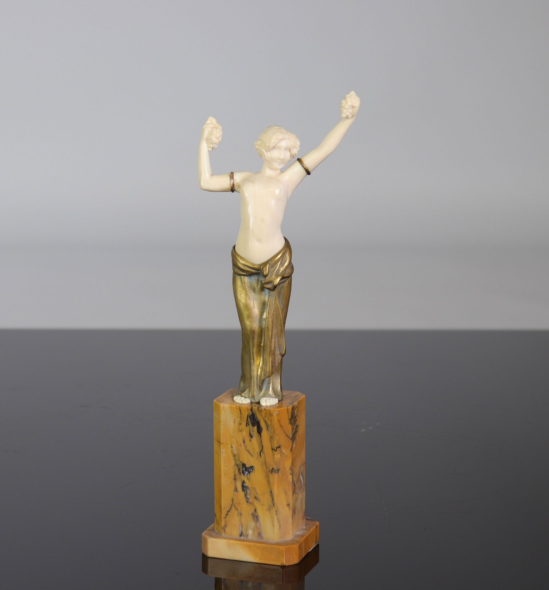 Louis Barthelemy (1890-1925) Sculpture chryselephantine young dancer