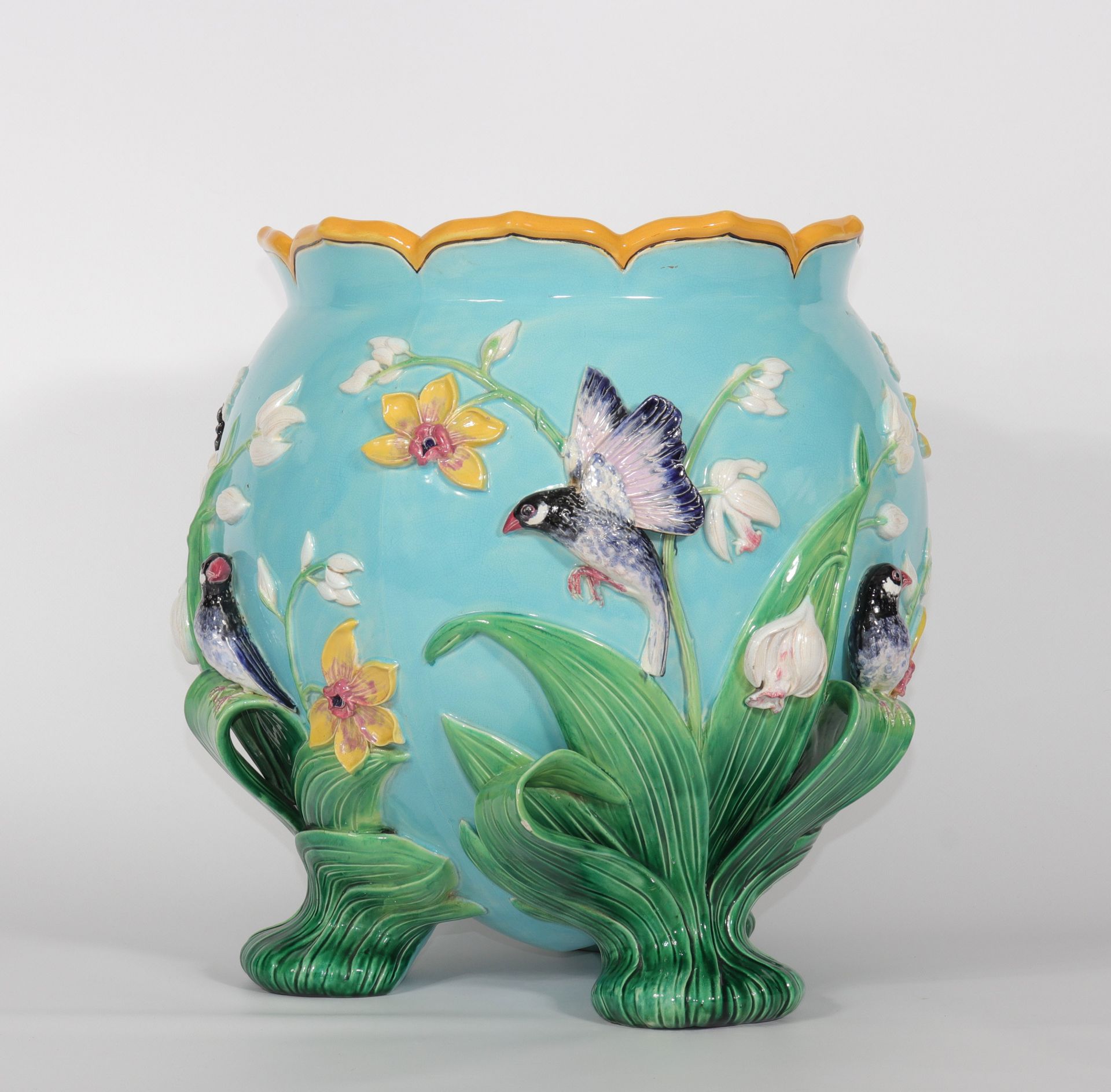 George Jones very large majolica planter decorated with birds and flowers - Image 5 of 6