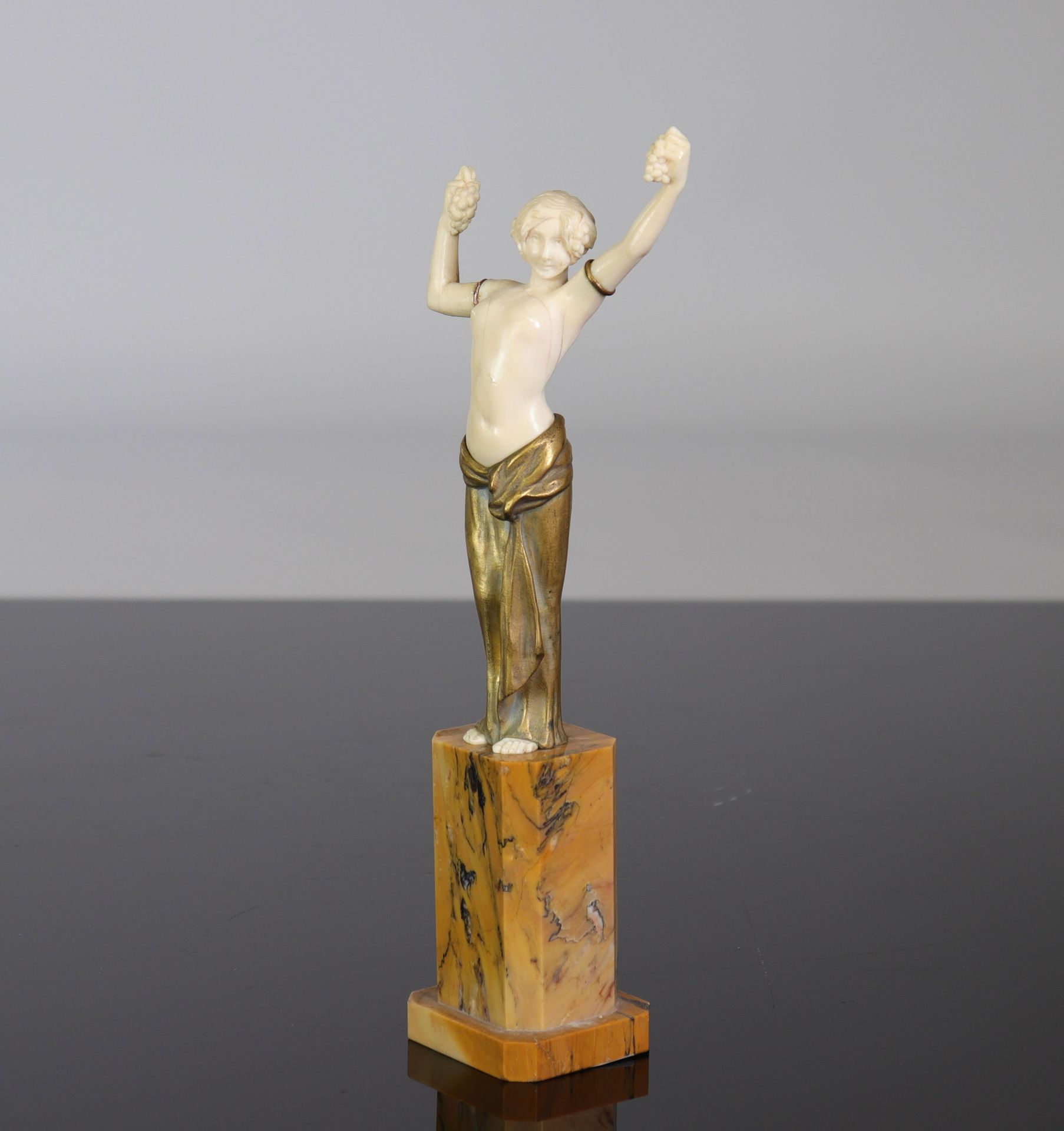 Louis Barthelemy (1890-1925) Sculpture chryselephantine young dancer - Image 4 of 5
