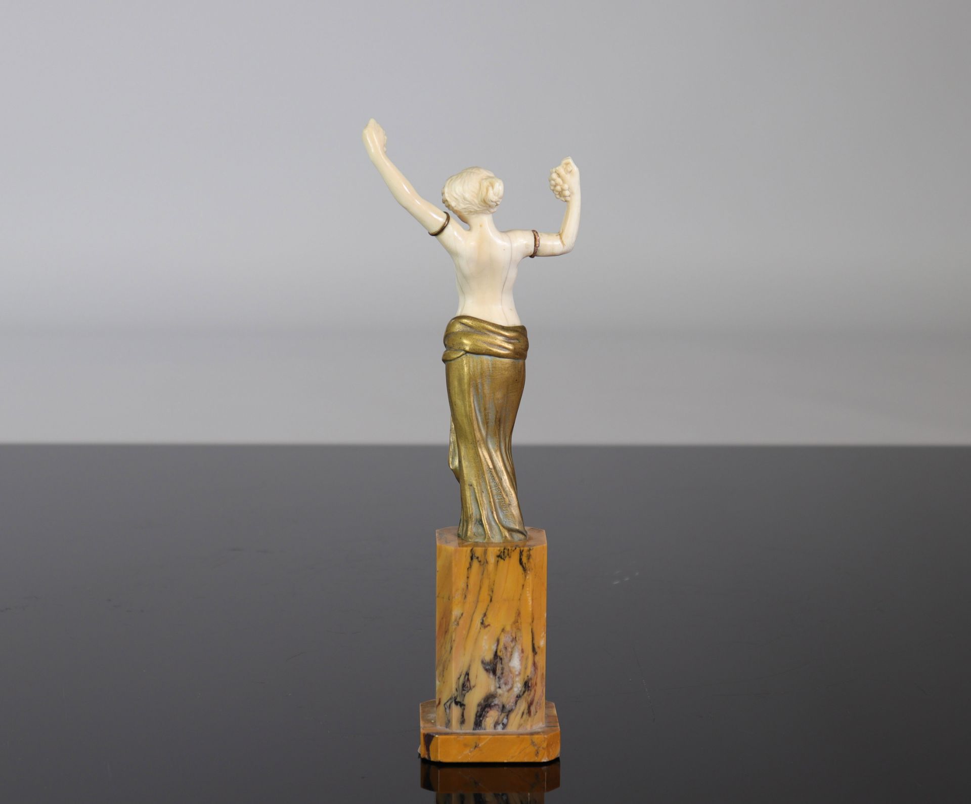 Louis Barthelemy (1890-1925) Sculpture chryselephantine young dancer - Image 3 of 5