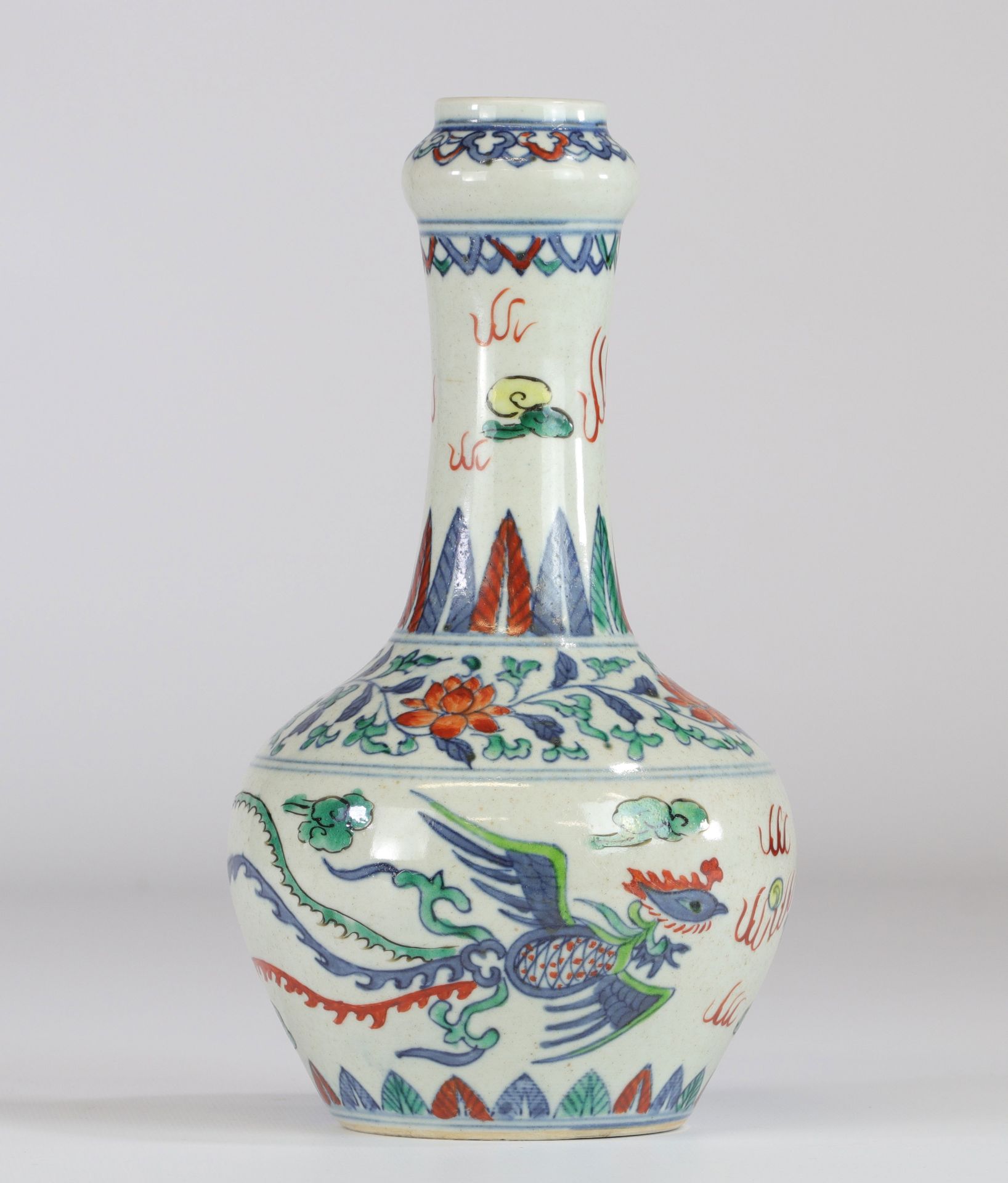 China Doucai vase with dragon and phoenix decoration Yongzheng brand Qing dynasty - Image 3 of 6