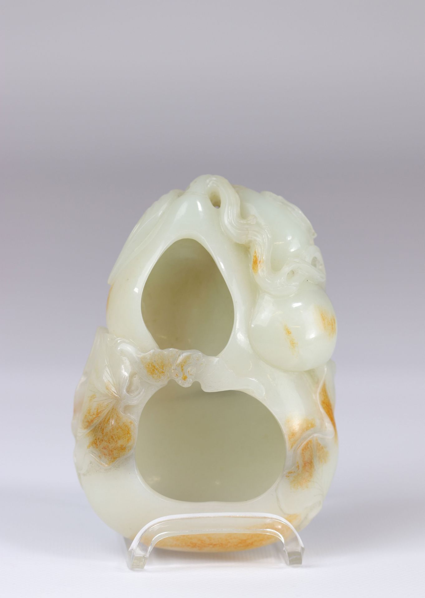 White jade and rust brush rinse, plant decoration and mouse warmer, Qing dynasty China - Image 8 of 8