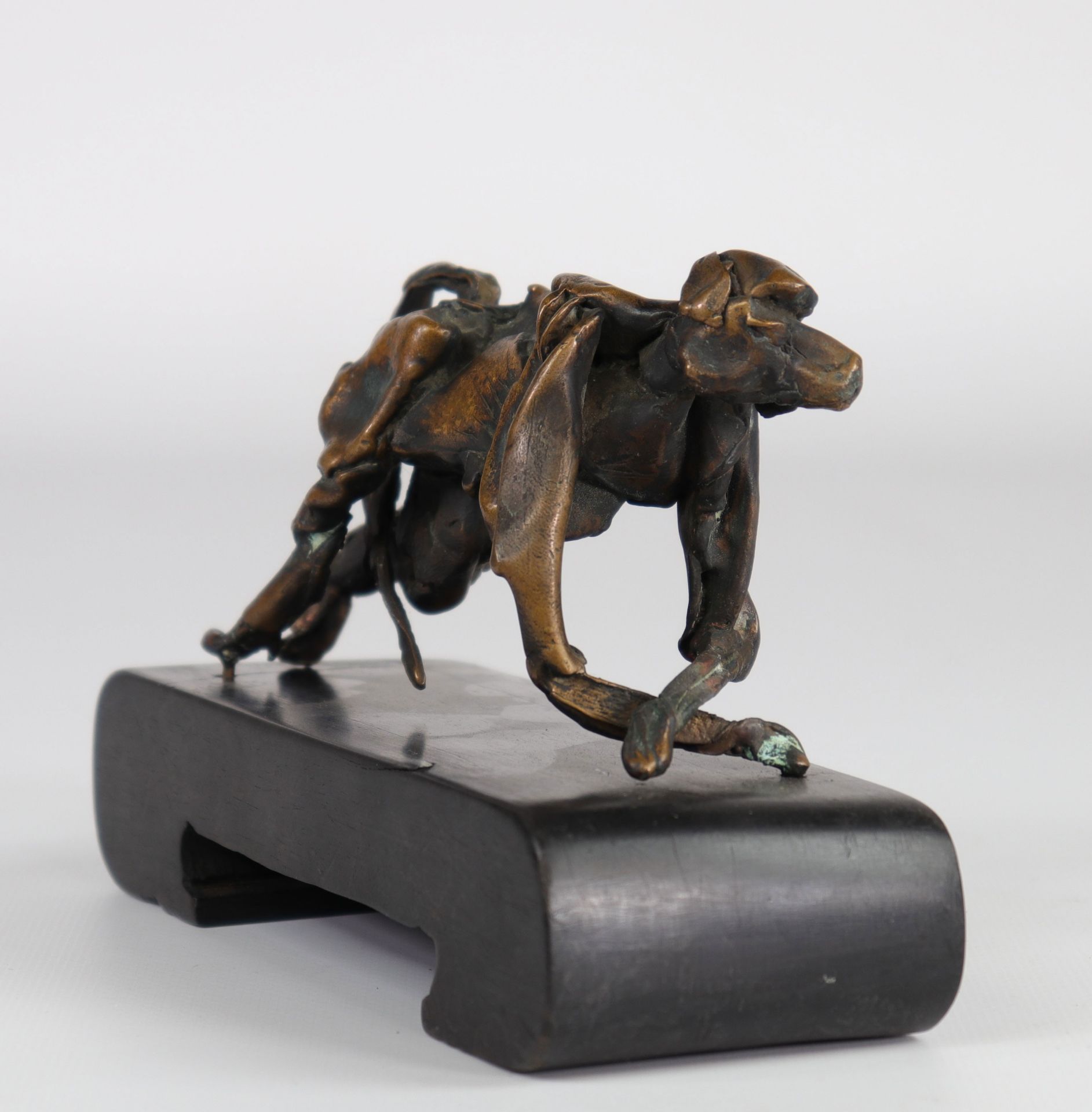 Interesting bronze subject "the walking monkey" - Image 2 of 4