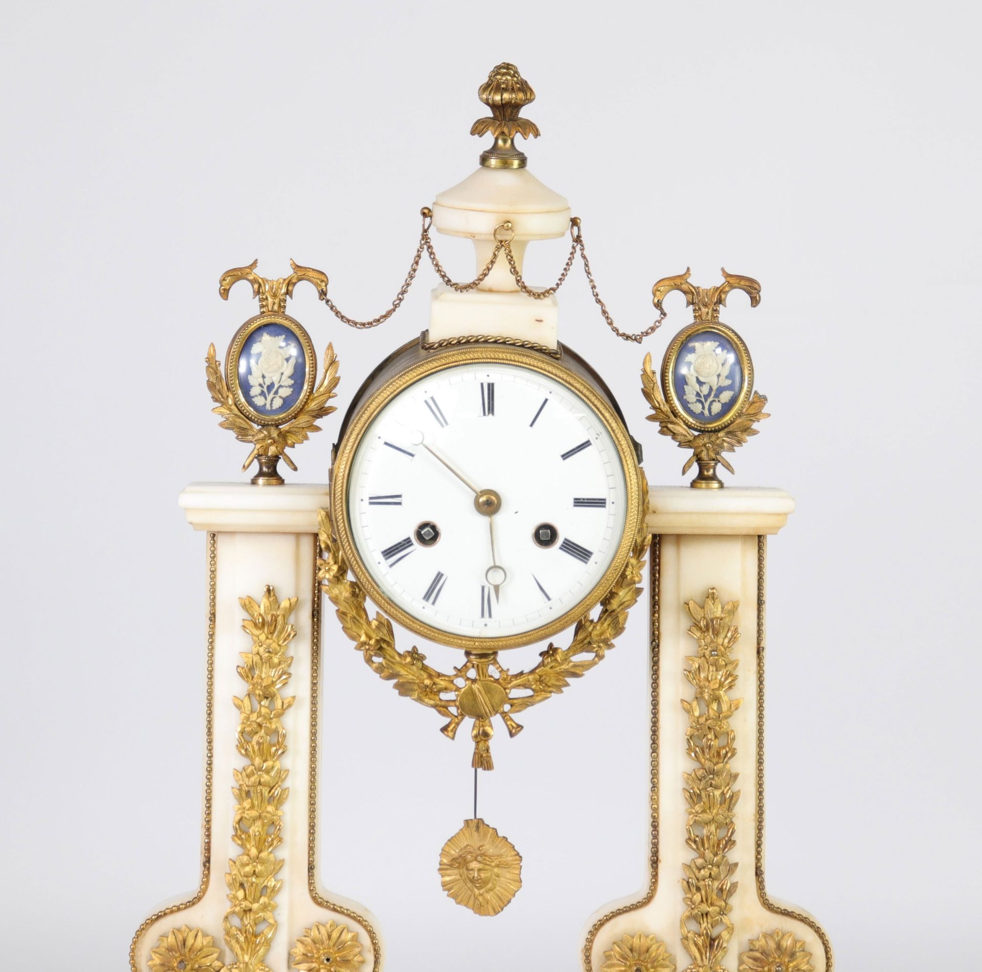 Louis XVI portico clock in white marble and bronze - Image 2 of 3
