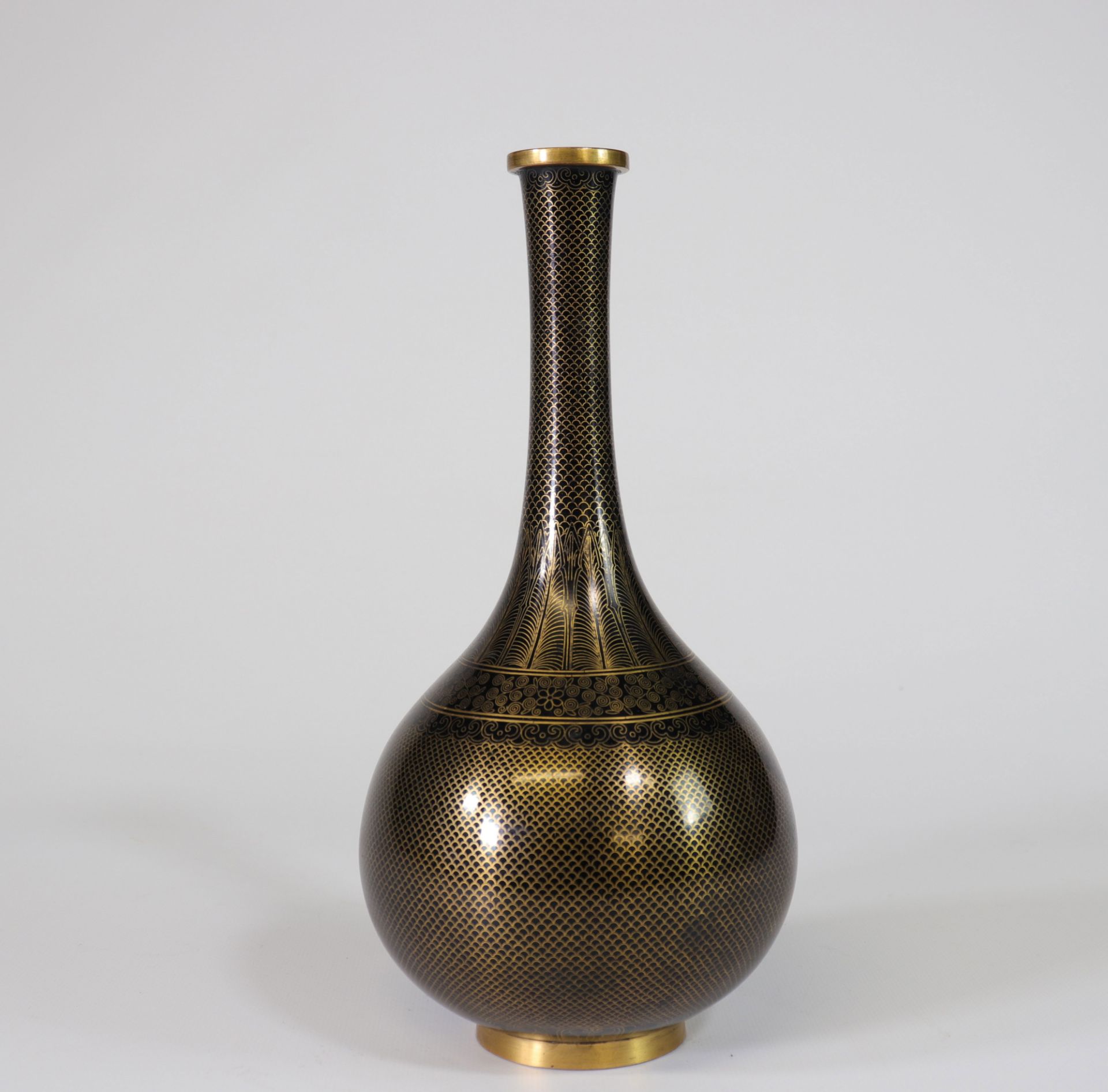 Japan cloisonne vase imitating lacquer 19th