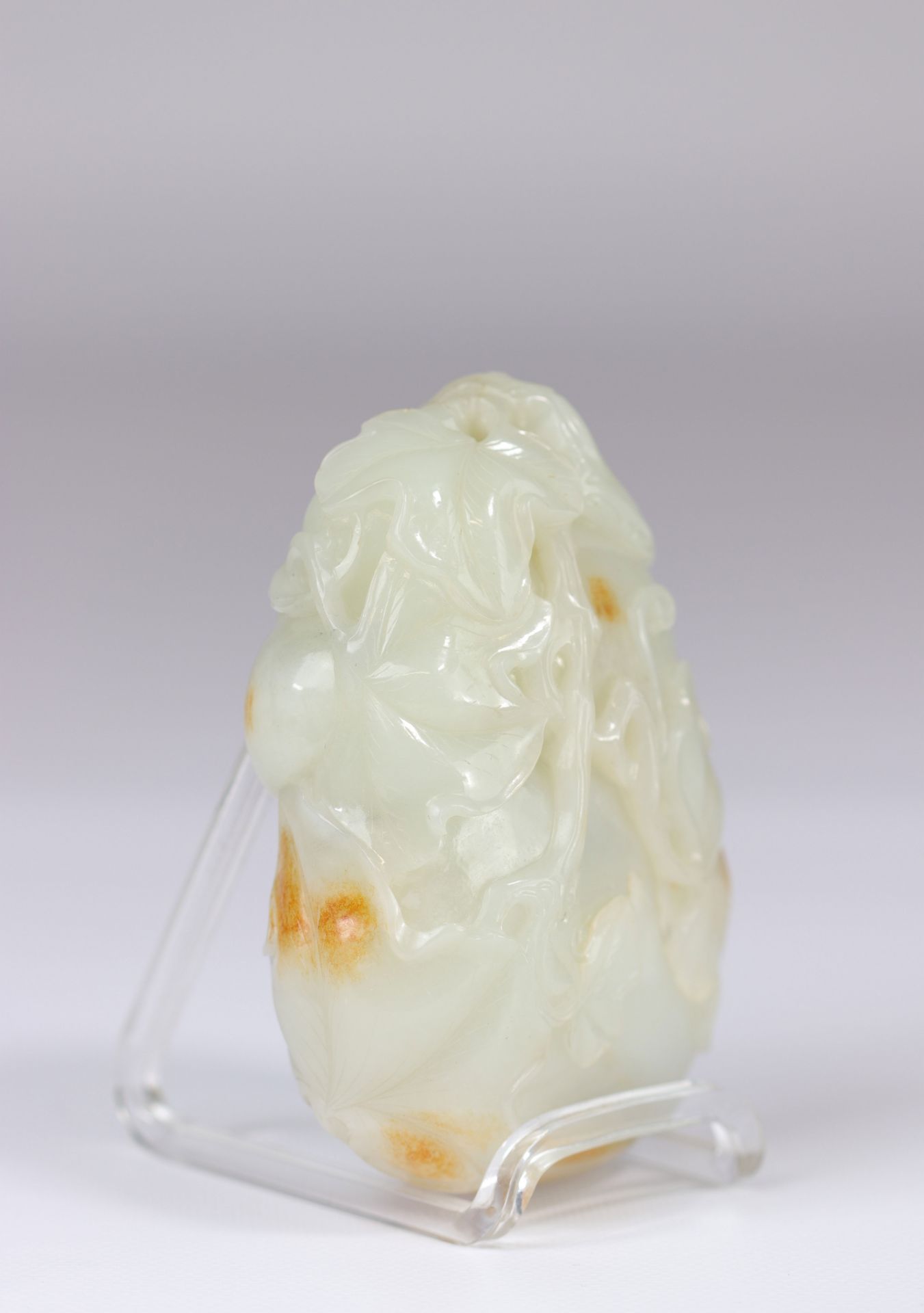 White jade and rust brush rinse, plant decoration and mouse warmer, Qing dynasty China - Image 7 of 8