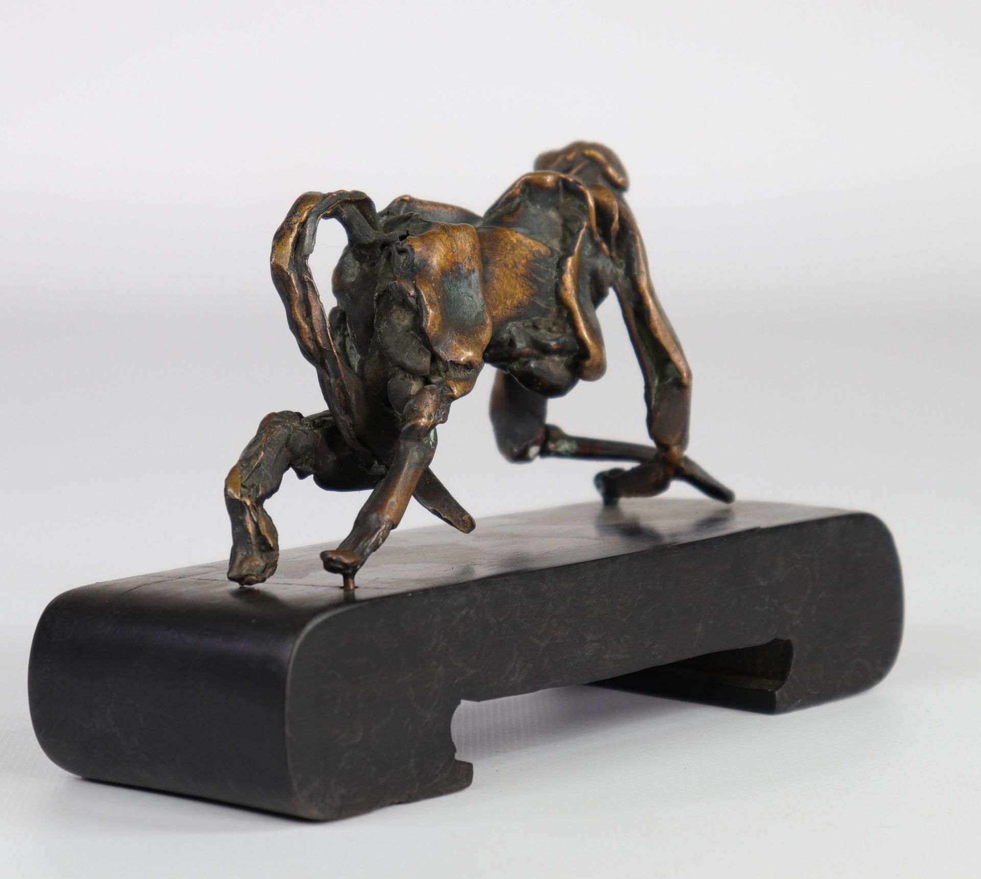 Interesting bronze subject "the walking monkey" - Image 4 of 4