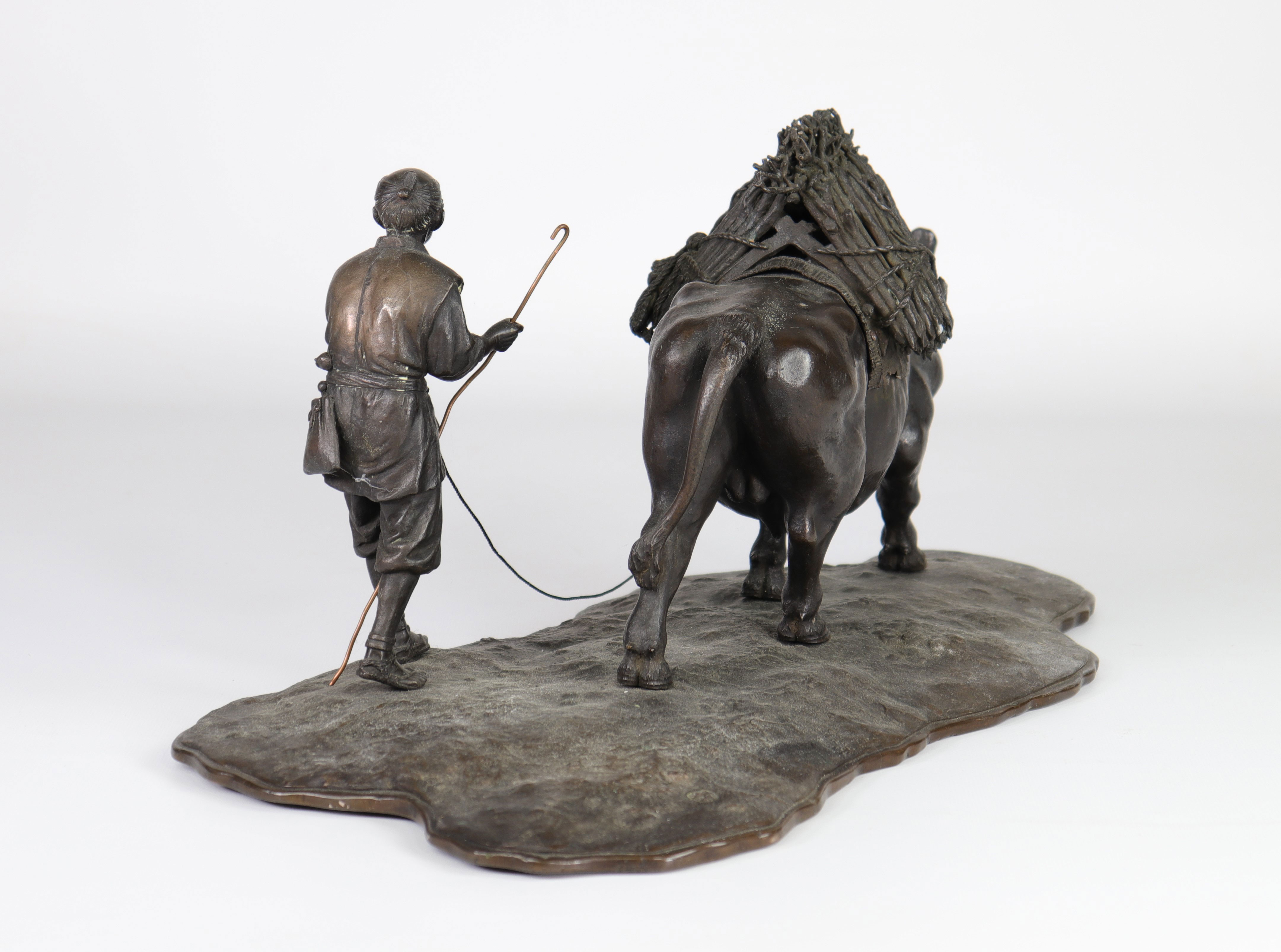 Japan imposing bronze group "peasants and ox" 19th - Image 4 of 4