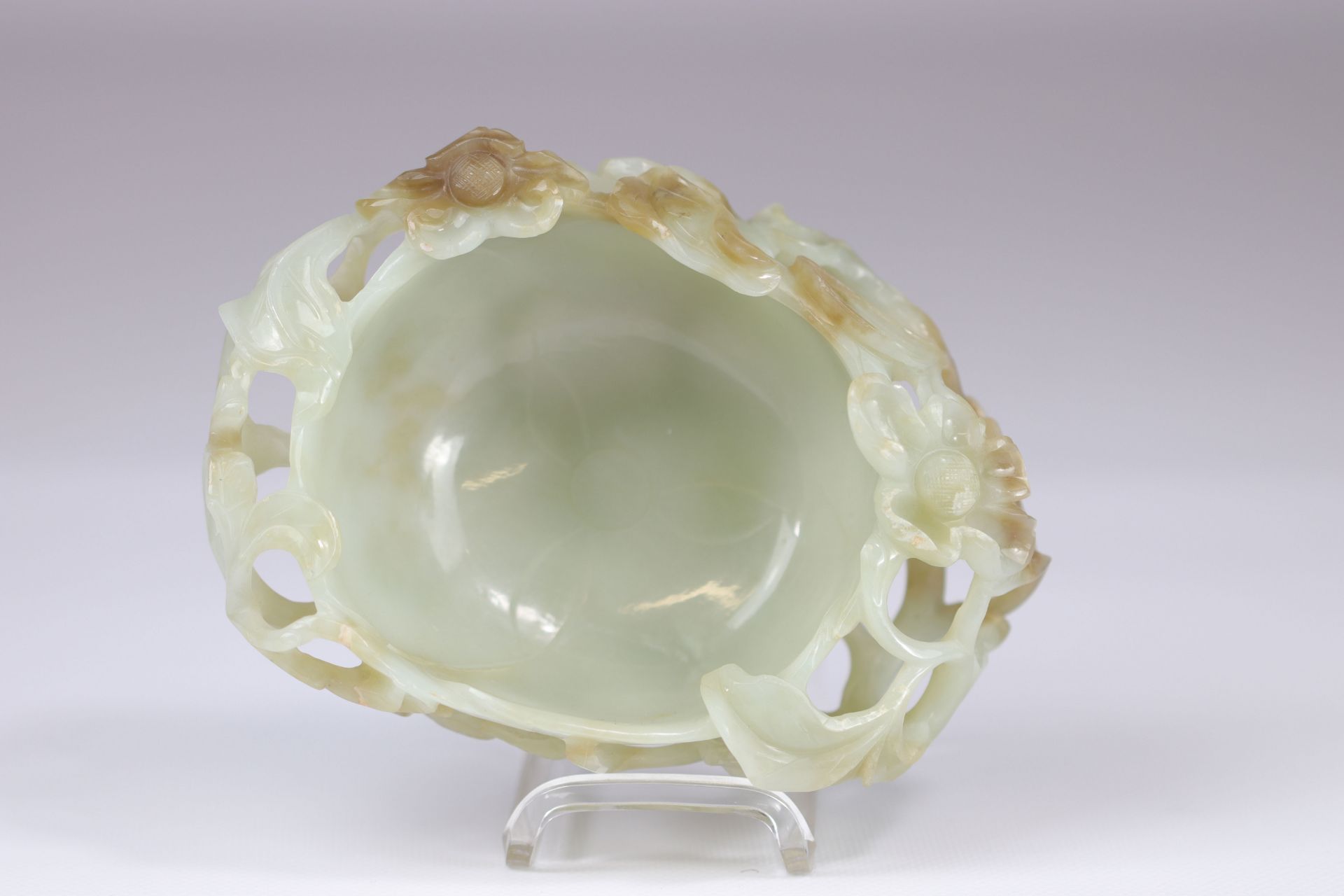 Celadon and beige jade brush rinse, Qing dynasty vegetable decor - Image 5 of 6