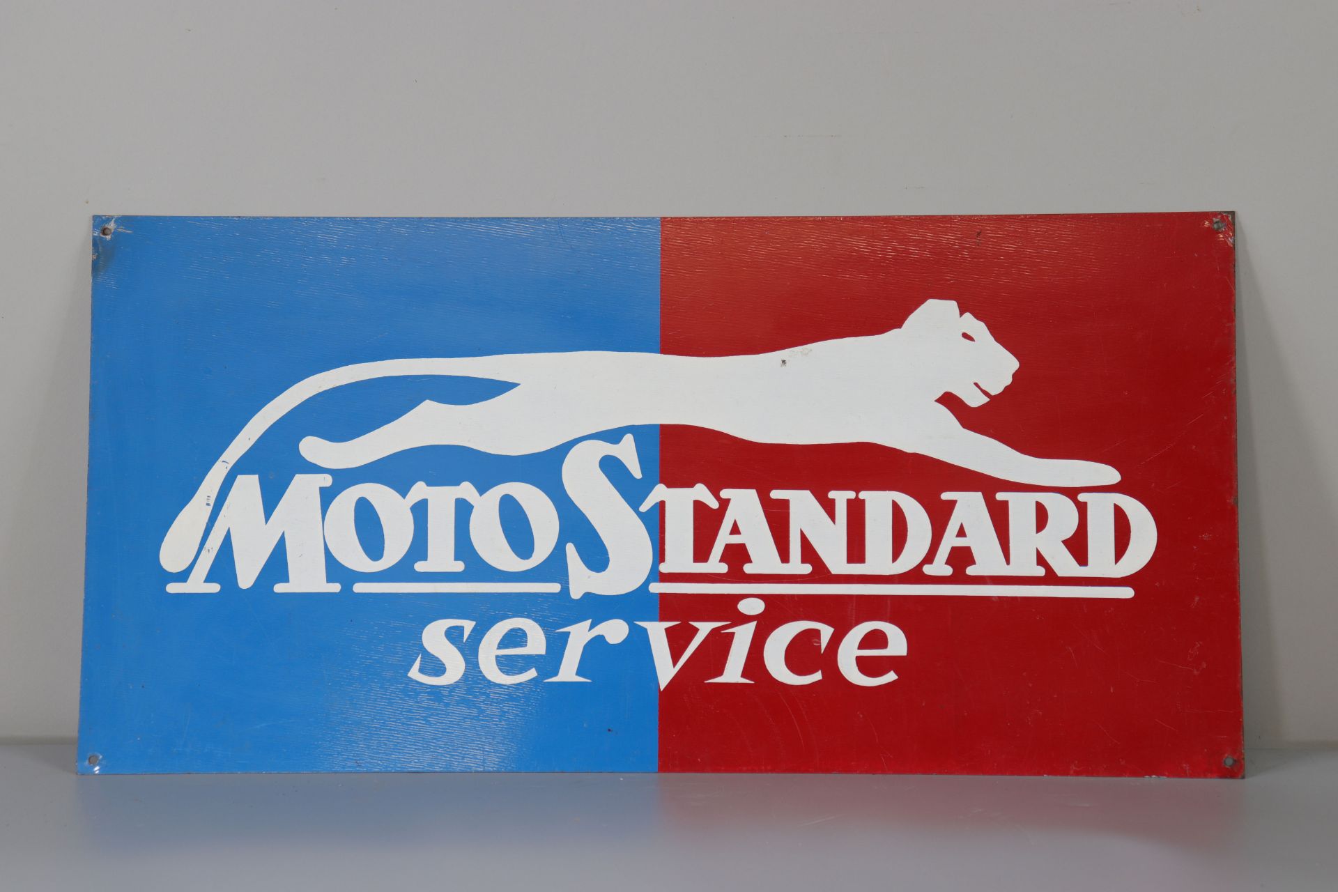 Motostandard plaque