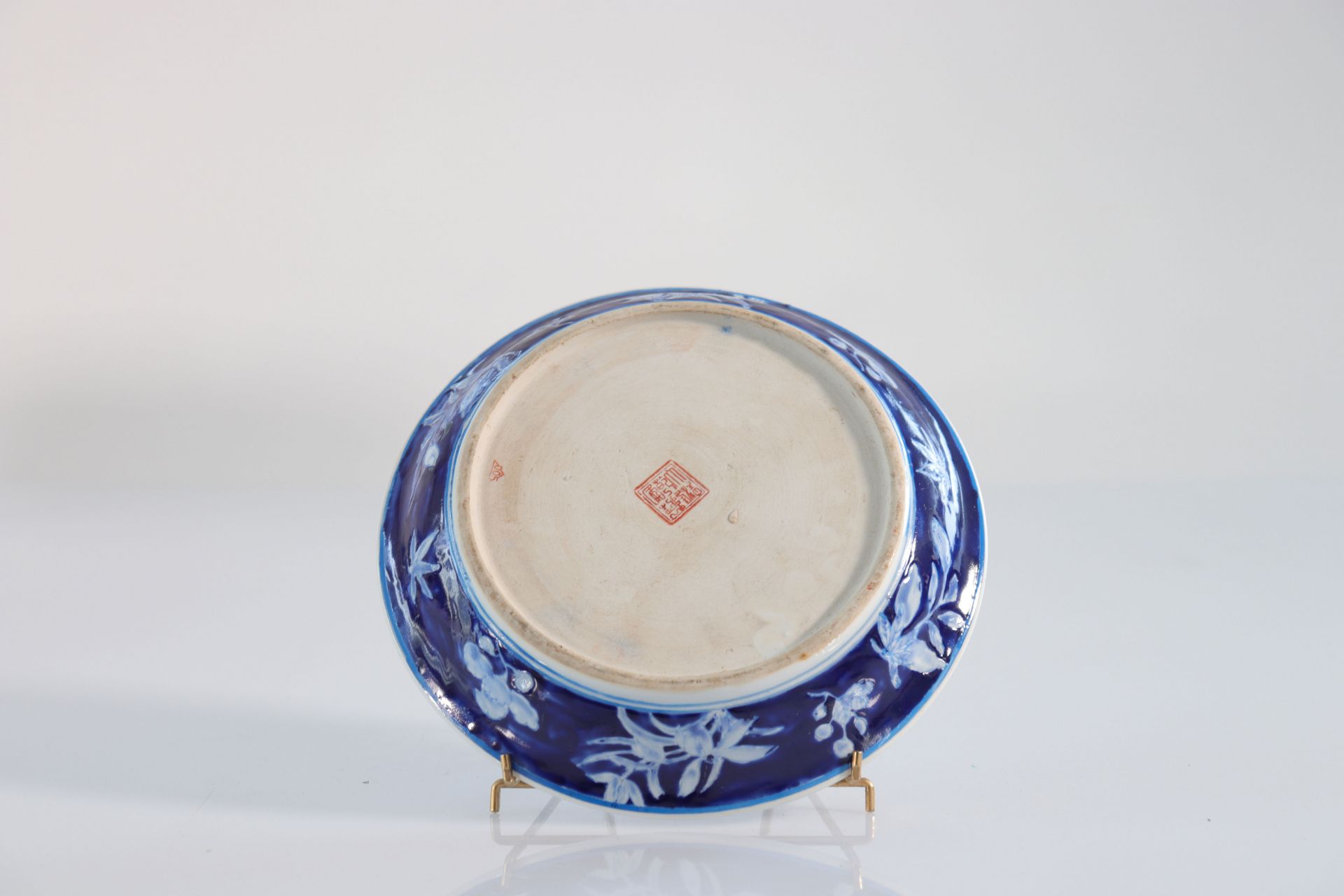 China blanc-bleu porcelain vase and dish mark under the piece. - Bild 5 aus 5