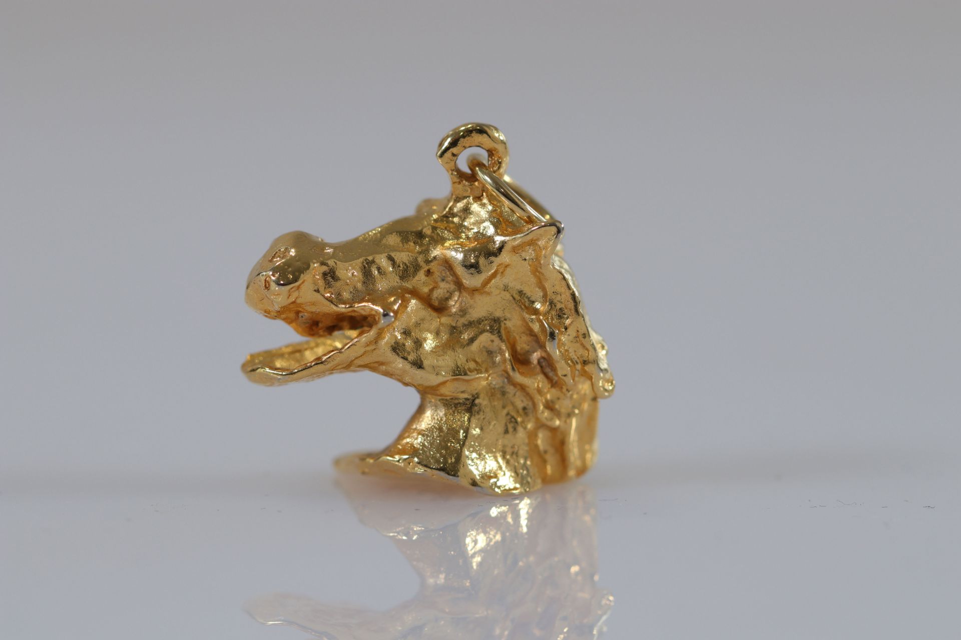 Salvador Dali - Pendant on gilded bronze with fine gold representing a horse's head. 1980. â€œCabez - Image 2 of 7