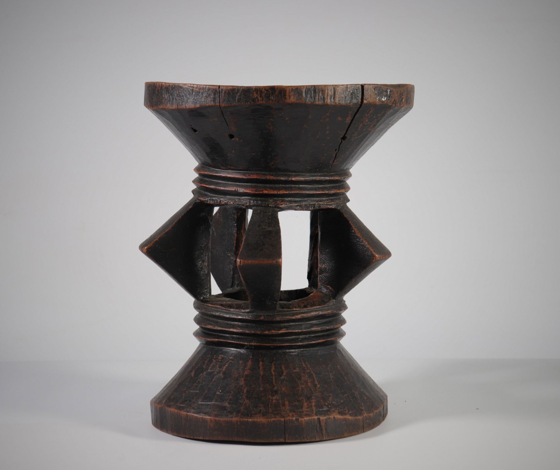 Stool Pende RDC beautiful geometric shape circa 1920 - Image 2 of 4