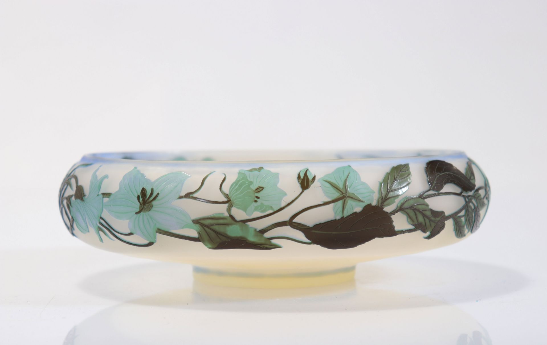 Emile GallÃ© centerpiece bowl decorated with flowers - Image 3 of 4
