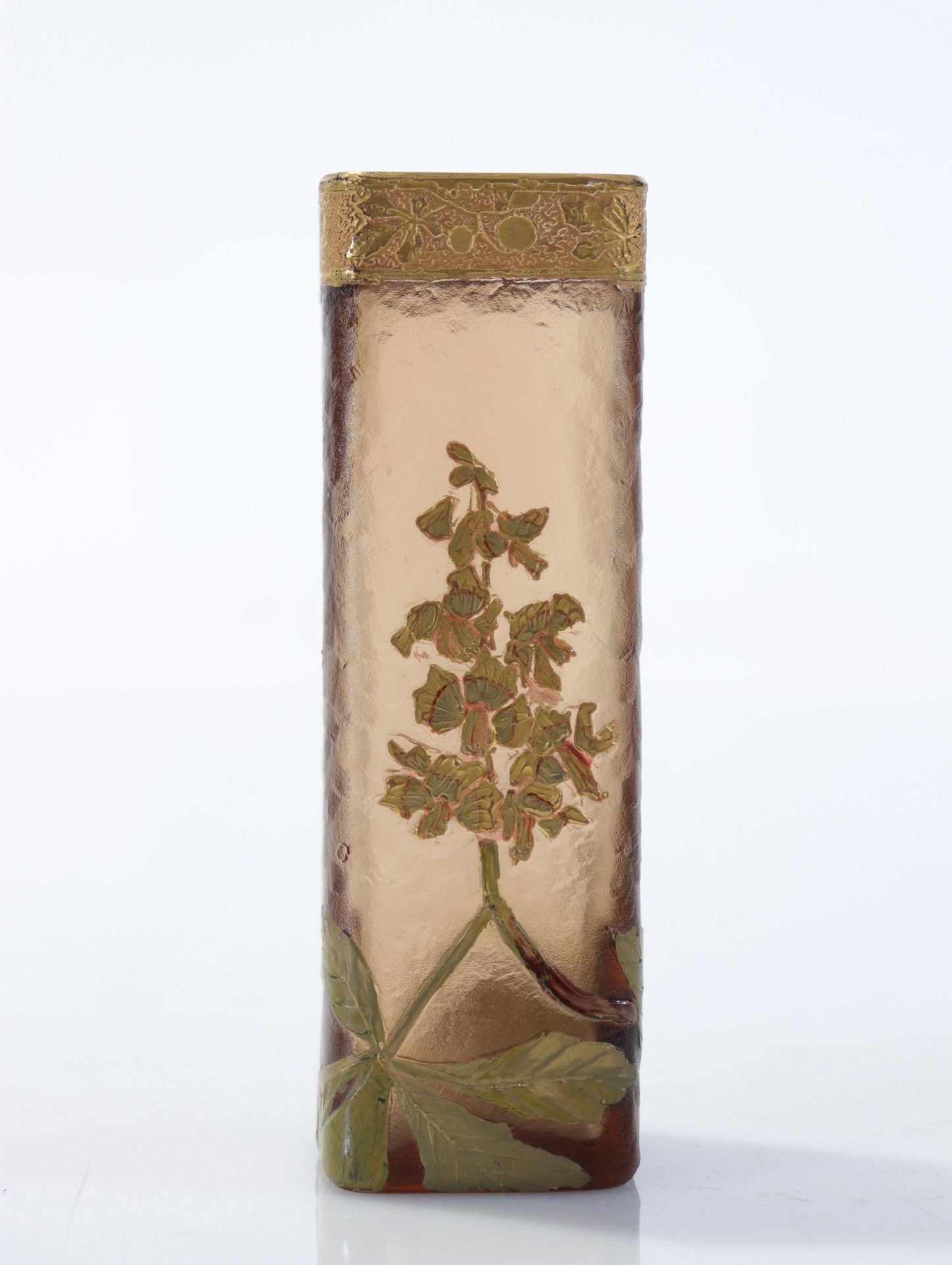 Monjoie vase with flower decoration